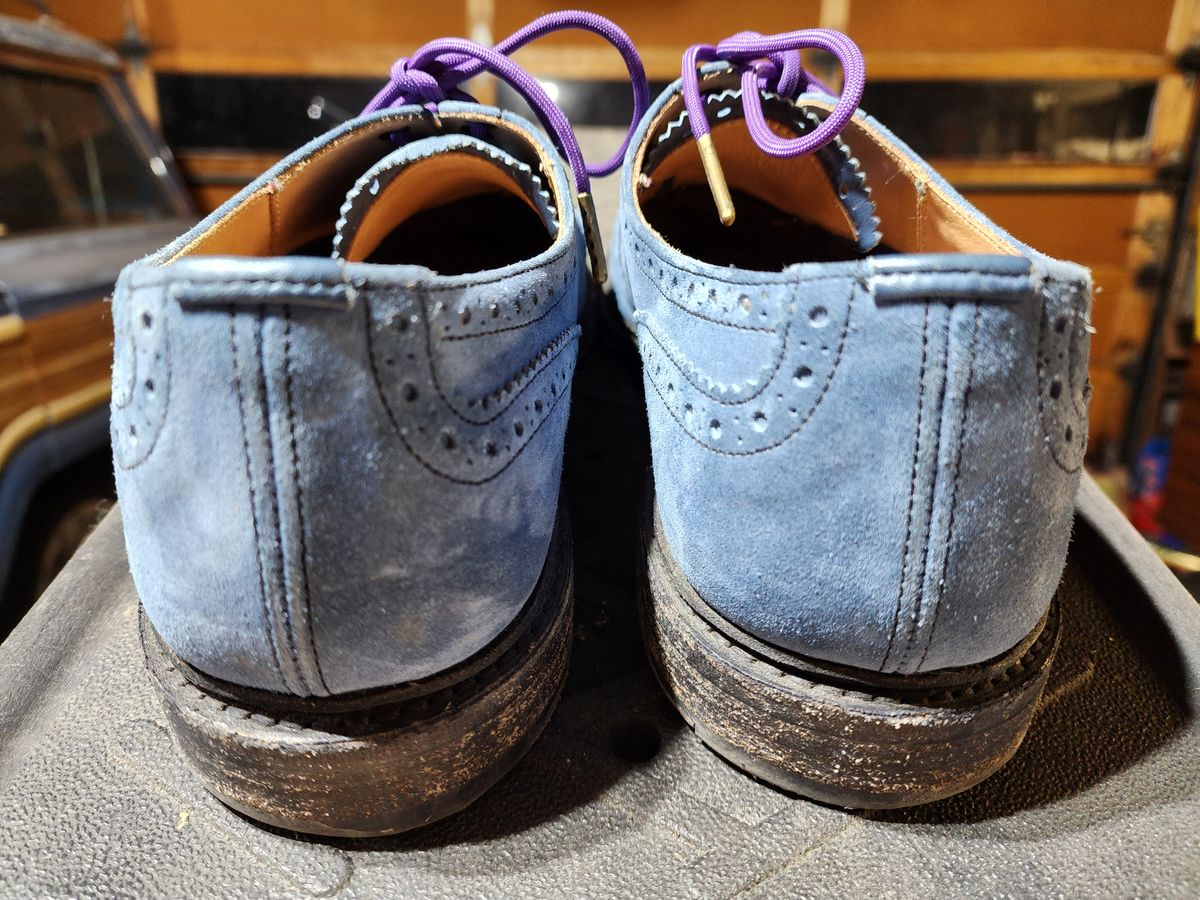 Photo by PrimordialOohs on March 6, 2023 of the Tricker's Bourton Country Shoe in Zonta Indigo Castorino Suede.