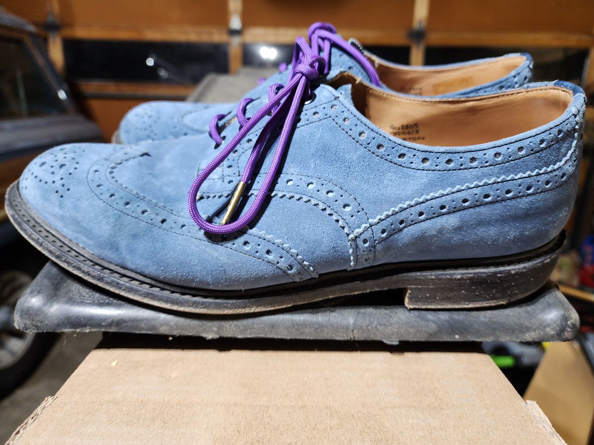 Photo by PrimordialOohs on March 6, 2023 of the Tricker's Bourton Country Shoe in Zonta Indigo Castorino Suede.