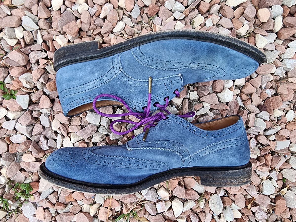 Photo by PrimordialOohs on April 6, 2023 of the Tricker's Bourton Country Shoe in Zonta Indigo Castorino Suede.
