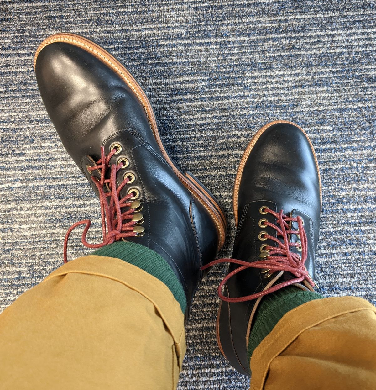 Photo by kat on December 5, 2022 of the Grant Stone Nora Boot in Horween Black Chromexcel.