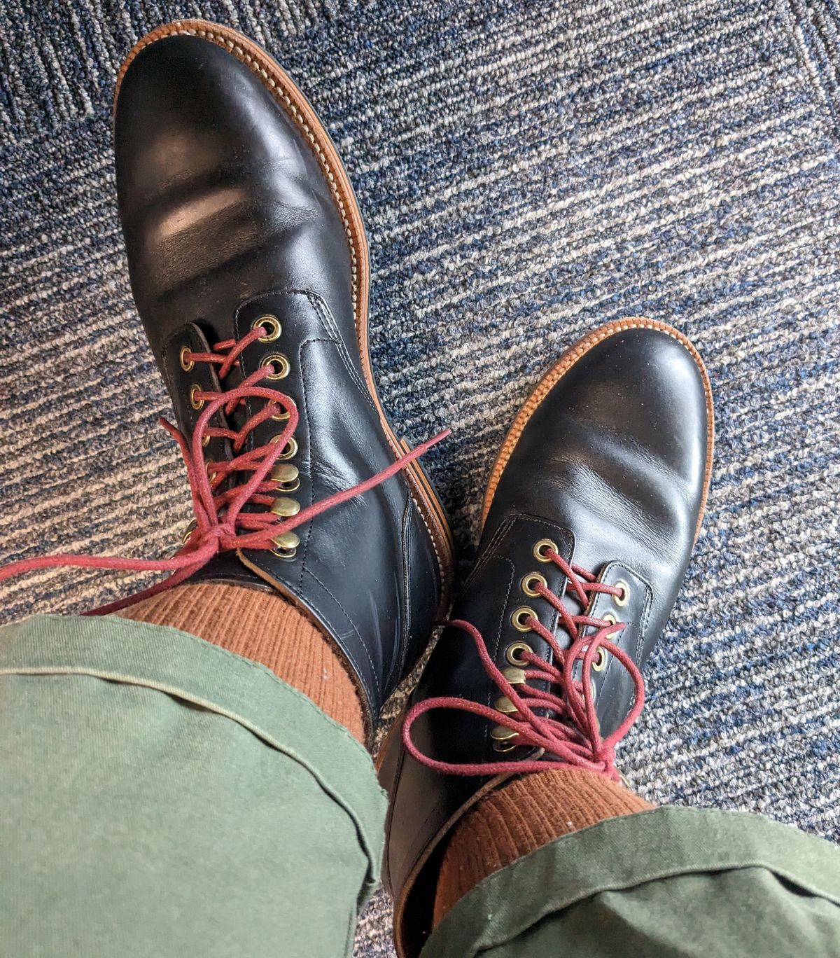 Photo by kat on March 10, 2023 of the Grant Stone Nora Boot in Horween Black Chromexcel.