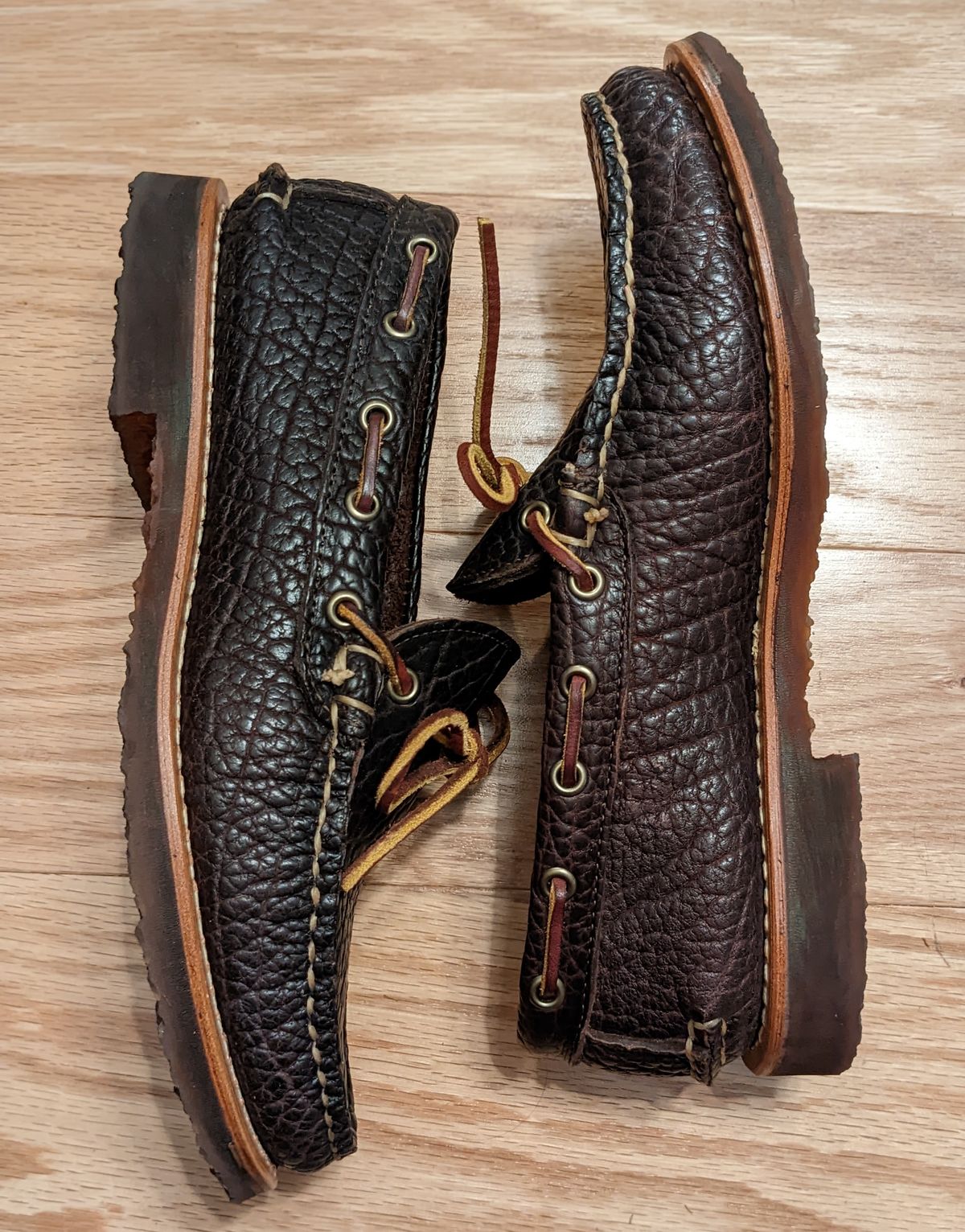 Photo by kat on November 10, 2022 of the Rancourt & Co. Unlisted Model in Rancourt Chocolate Tuscon Bison.