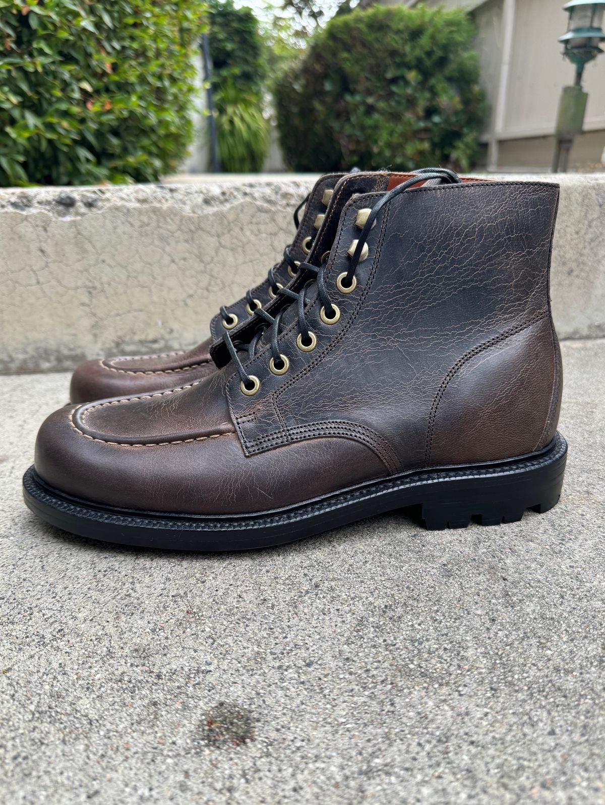 Photo by kat on October 12, 2024 of the Grant Stone Brass Boot in Gallun Teton Waxy Stag.