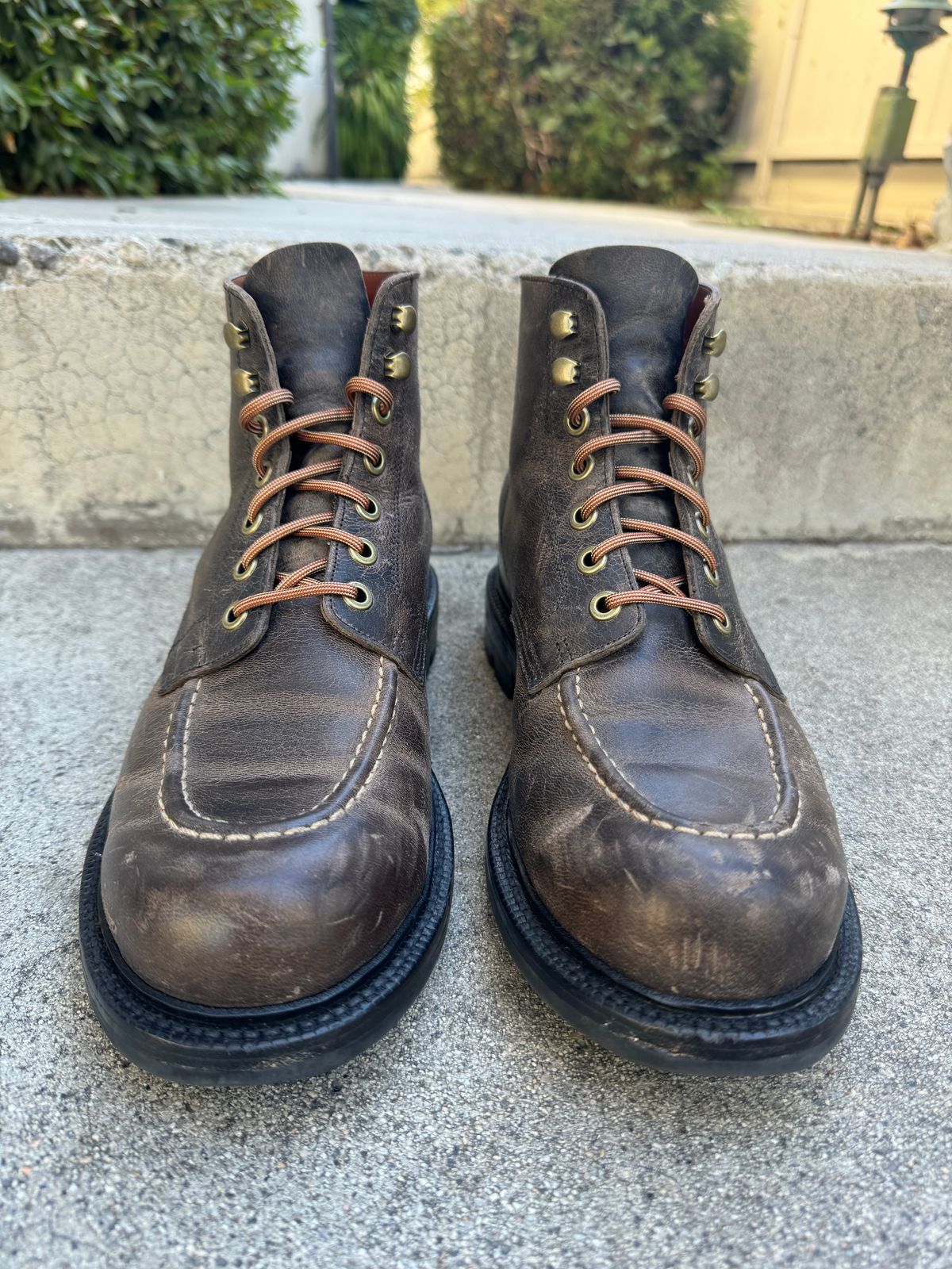 Photo by kat on November 4, 2024 of the Grant Stone Brass Boot in Gallun Teton Waxy Stag.