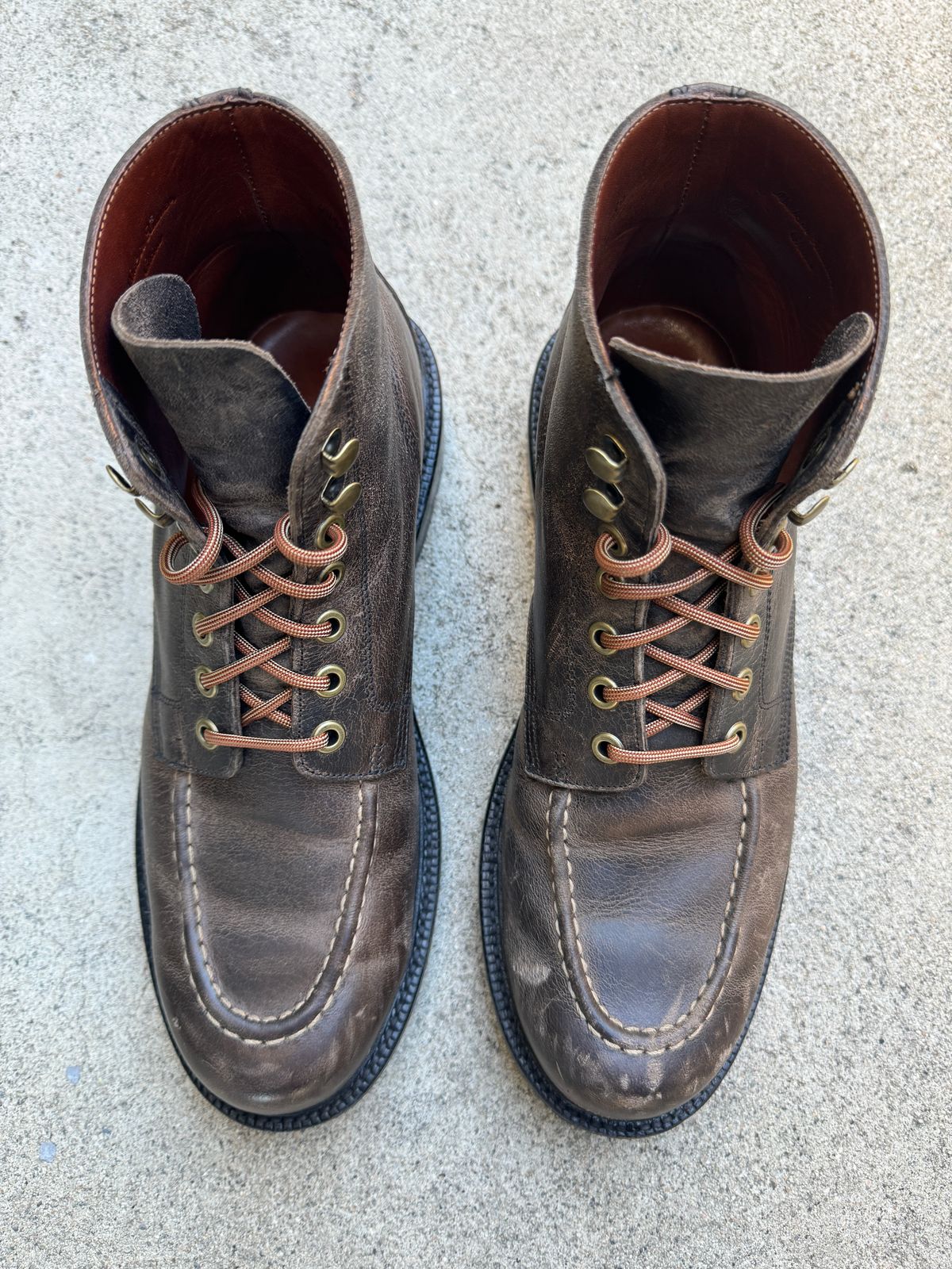 Photo by kat on November 4, 2024 of the Grant Stone Brass Boot in Gallun Teton Waxy Stag.