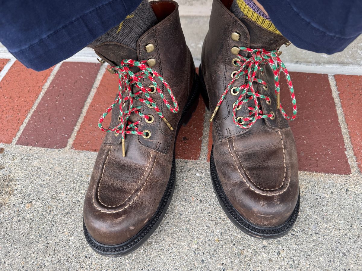 Photo by kat on December 4, 2024 of the Grant Stone Brass Boot in Gallun Teton Waxy Stag.