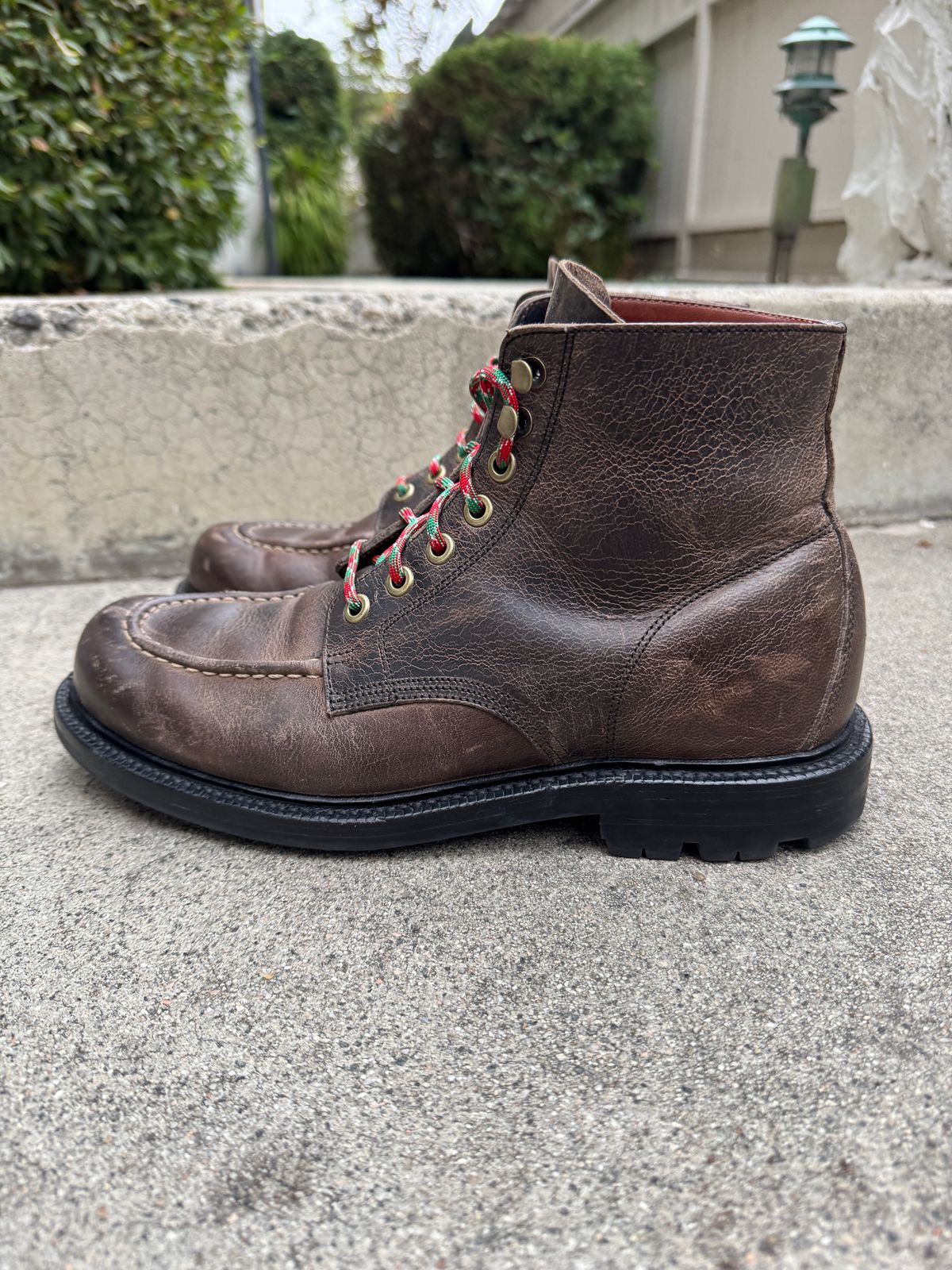 Photo by kat on December 4, 2024 of the Grant Stone Brass Boot in Gallun Teton Waxy Stag.