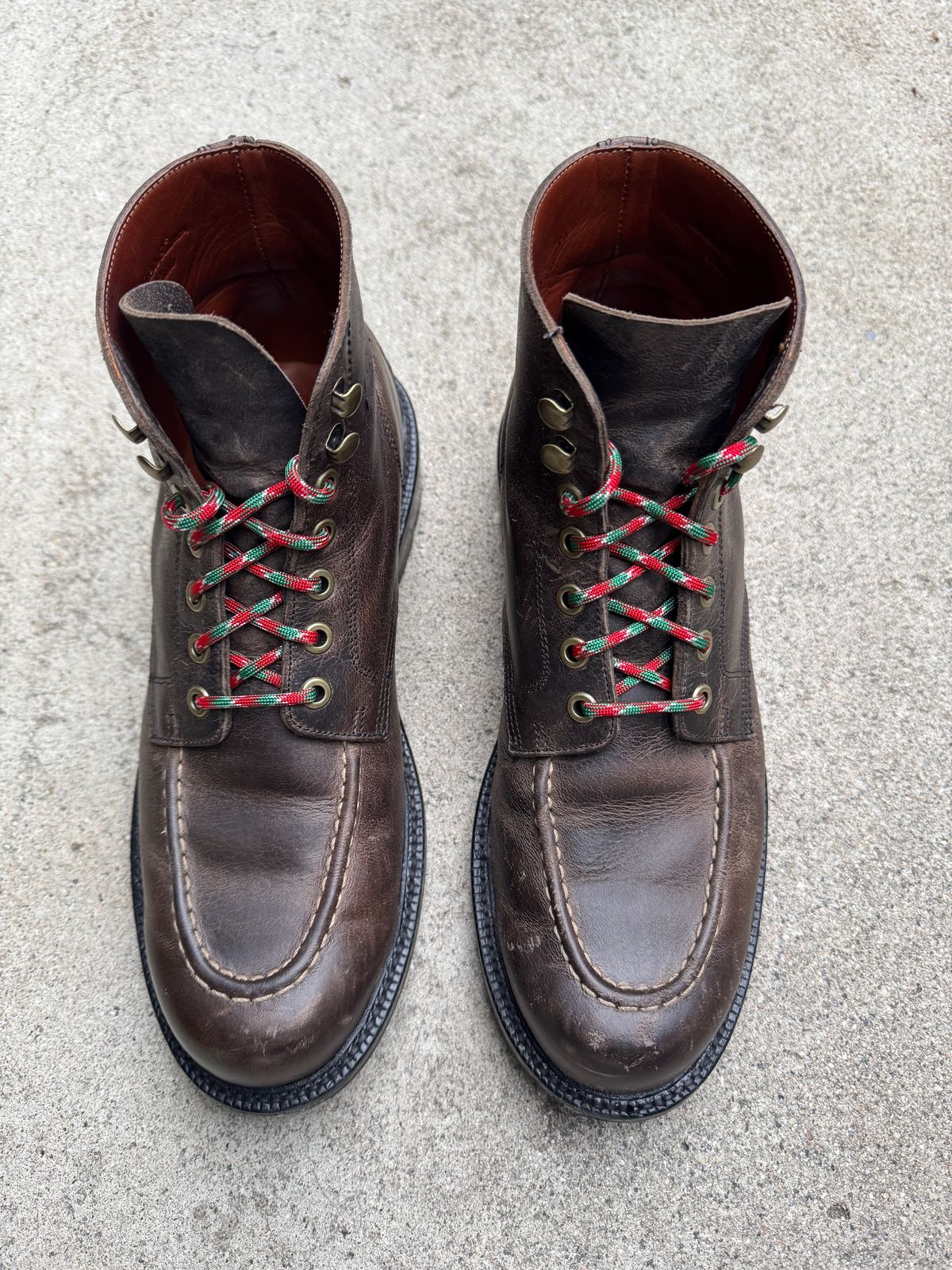 Photo by kat on December 4, 2024 of the Grant Stone Brass Boot in Gallun Teton Waxy Stag.
