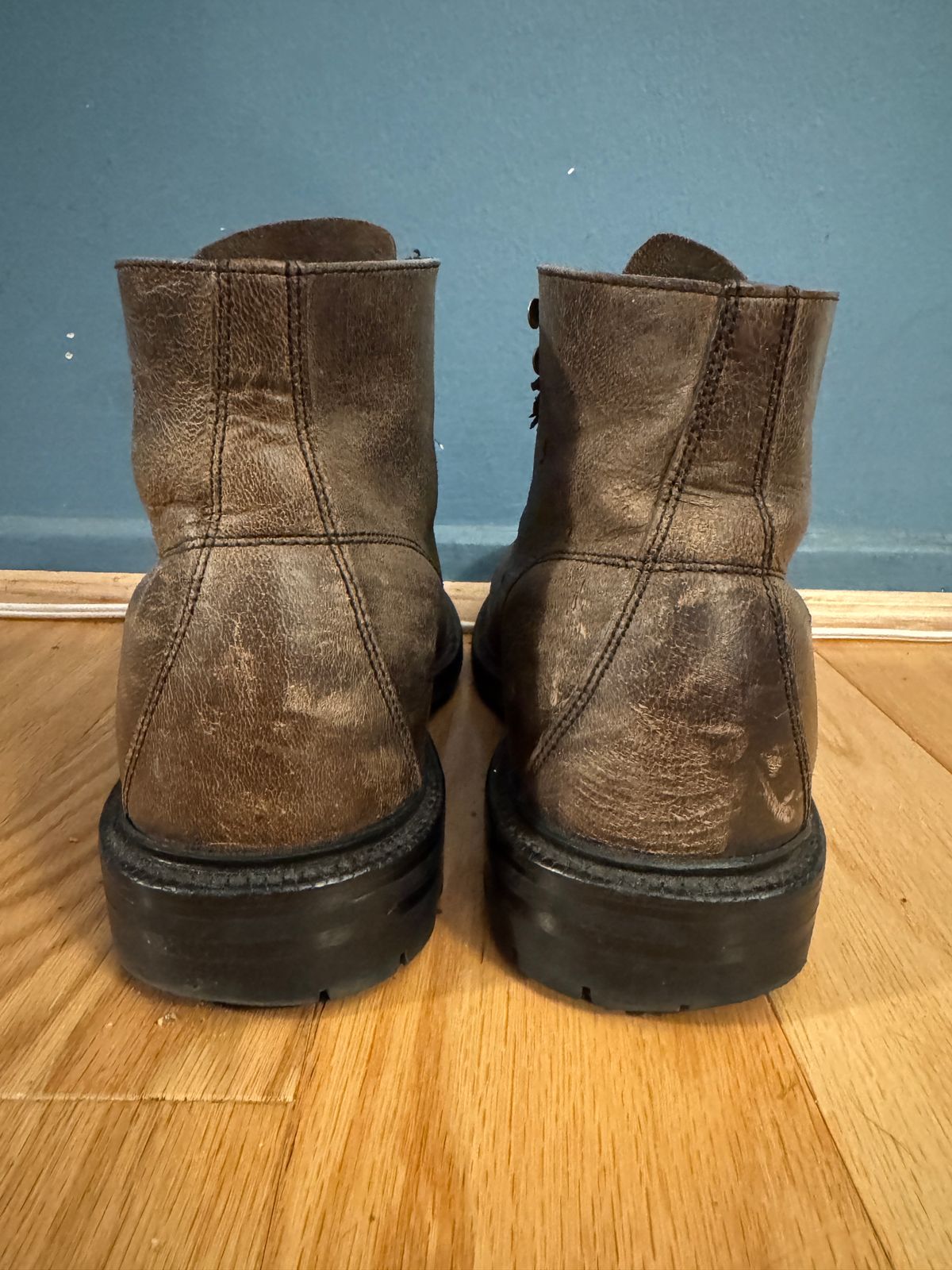 Photo by kat on January 6, 2025 of the Grant Stone Brass Boot in Gallun Teton Waxy Stag.