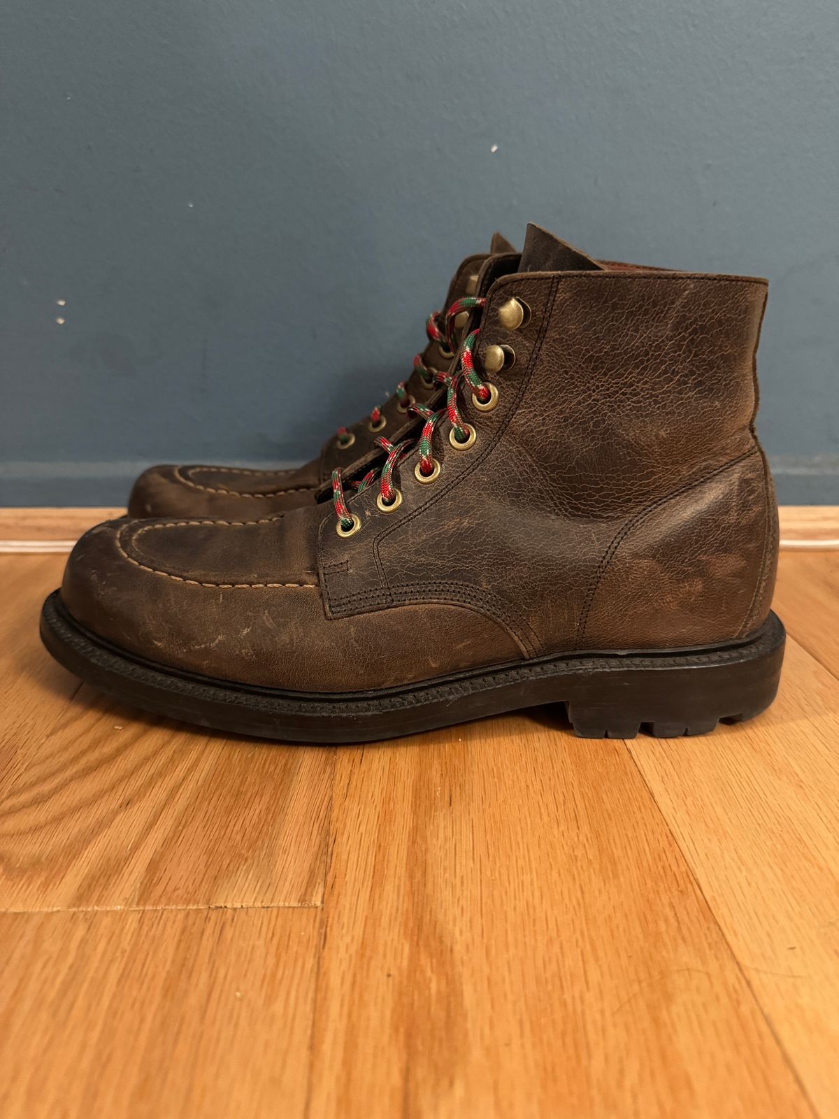 Photo by kat on January 6, 2025 of the Grant Stone Brass Boot in Gallun Teton Waxy Stag.