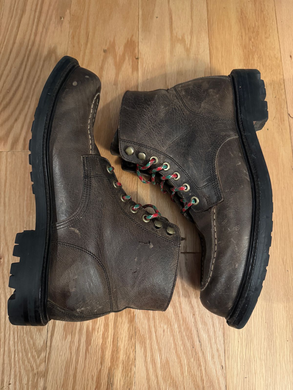 Photo by kat on January 6, 2025 of the Grant Stone Brass Boot in Gallun Teton Waxy Stag.