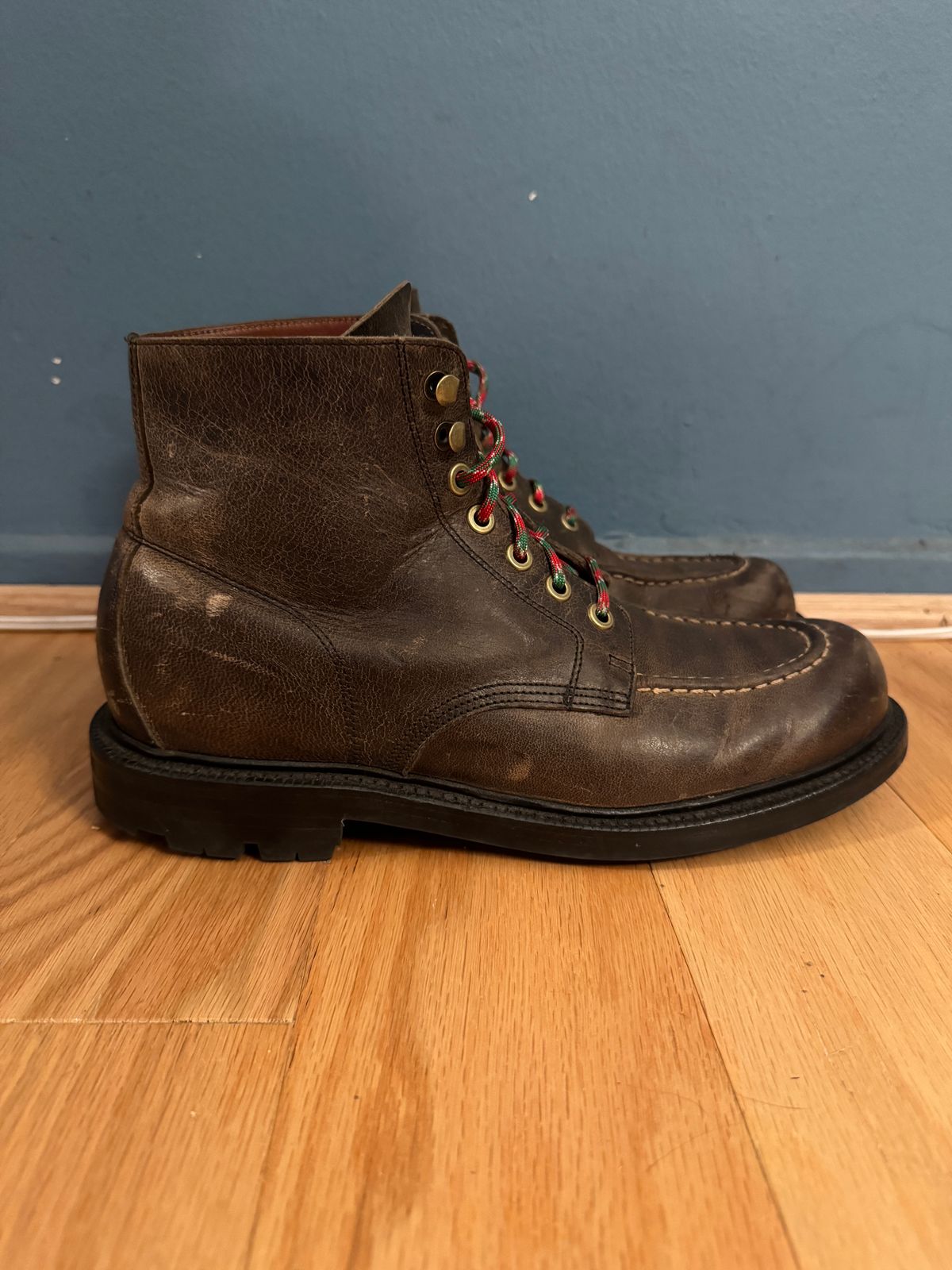 Photo by kat on January 6, 2025 of the Grant Stone Brass Boot in Gallun Teton Waxy Stag.