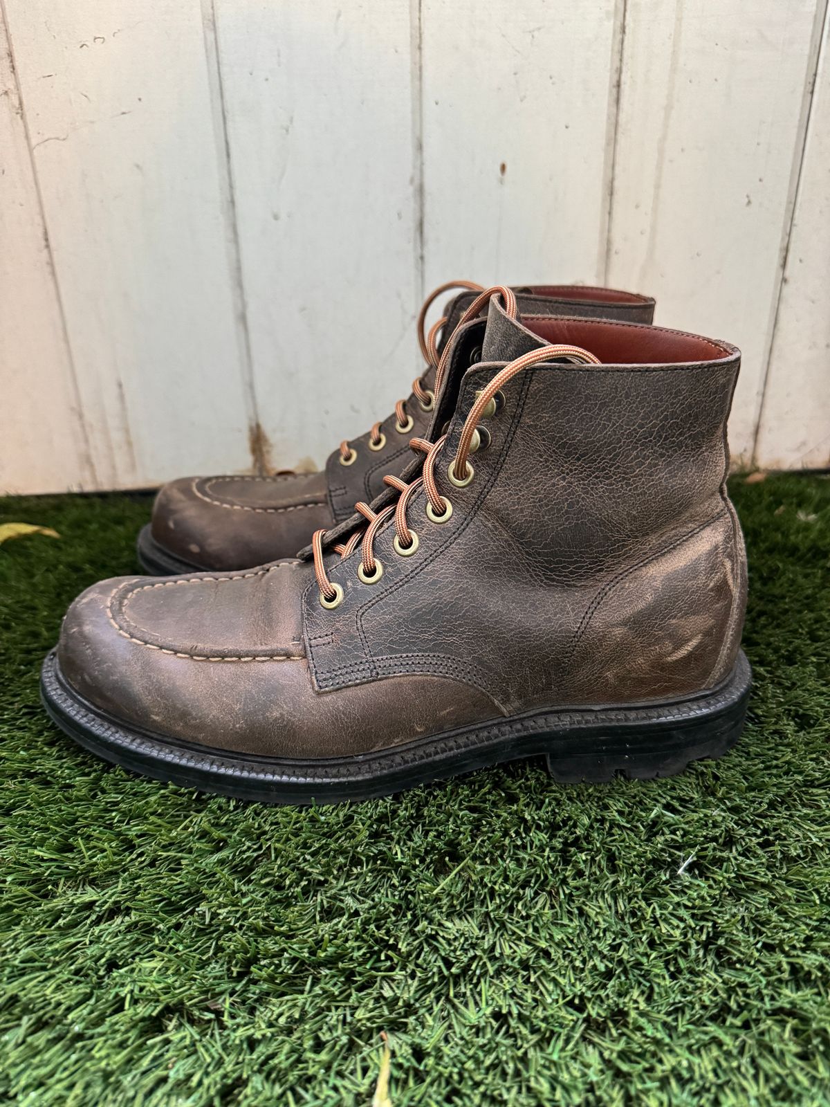 Photo by kat on February 5, 2025 of the Grant Stone Brass Boot in Gallun Teton Waxy Stag.