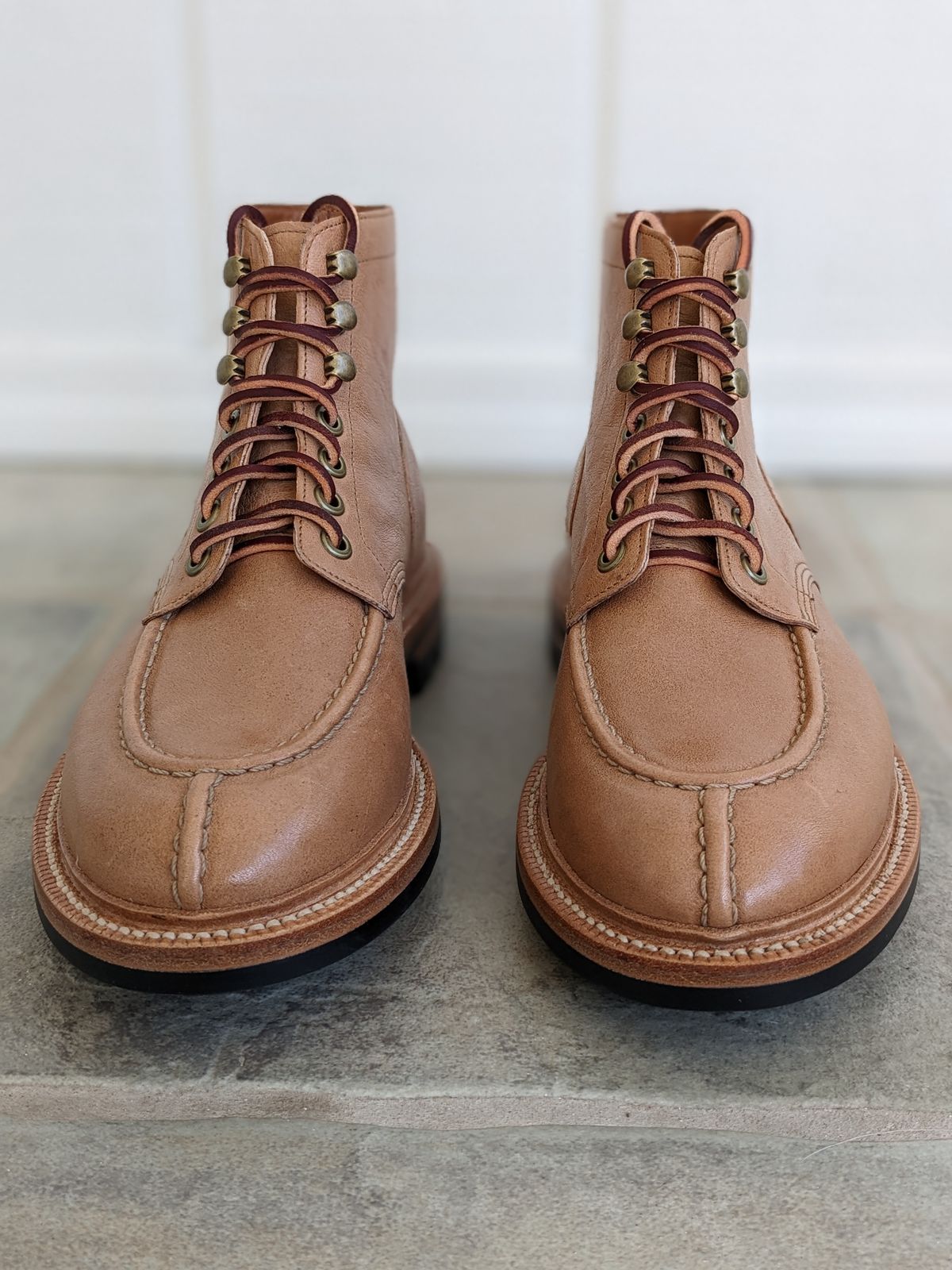 Photo by kat on October 1, 2022 of the Grant Stone Ottawa Boot in Incas Natural Kangaroo.