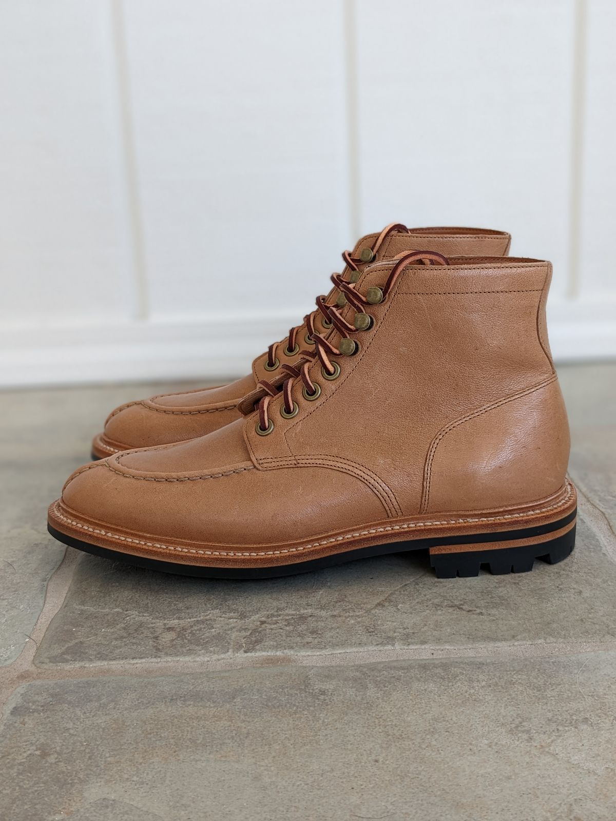 Photo by kat on October 1, 2022 of the Grant Stone Ottawa Boot in Incas Natural Kangaroo.