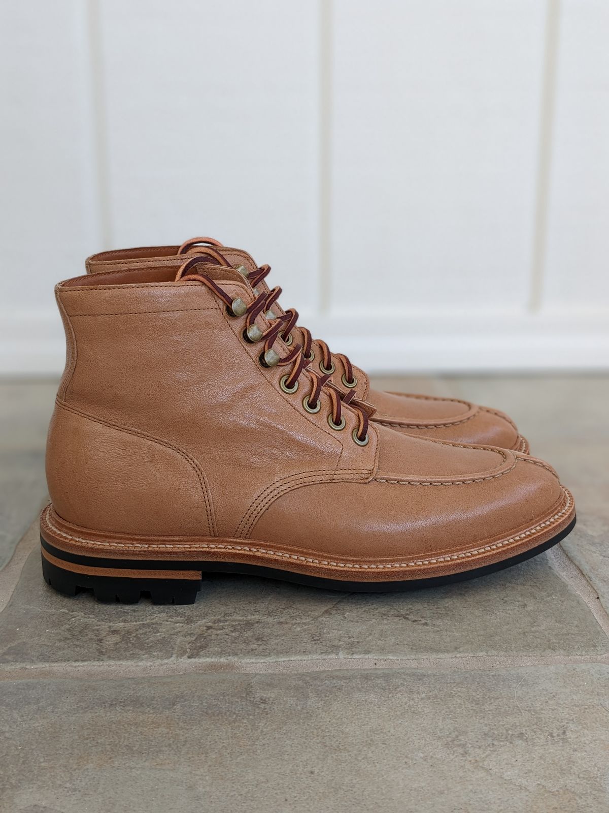 Photo by kat on October 1, 2022 of the Grant Stone Ottawa Boot in Incas Natural Kangaroo.