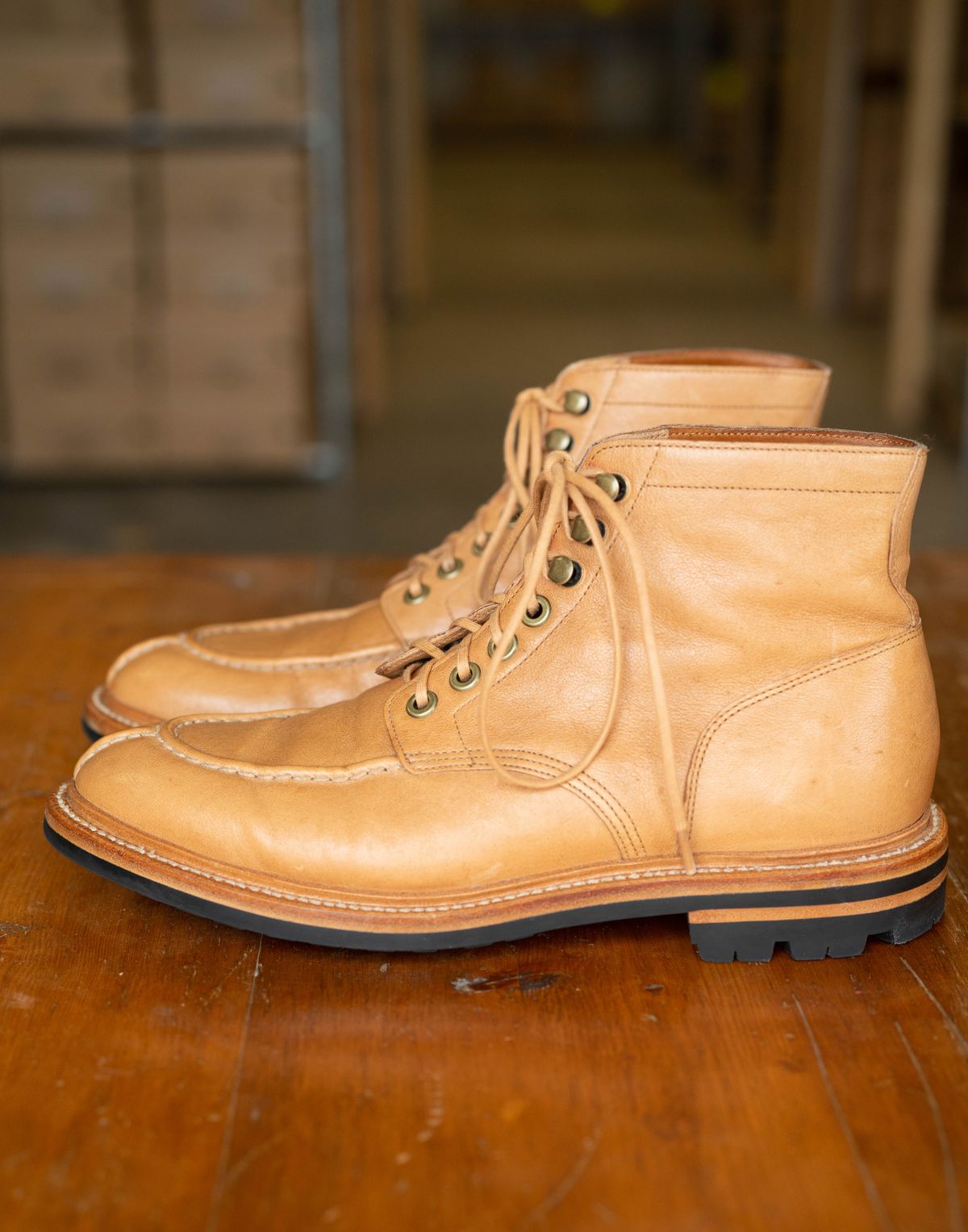 Photo by kat on November 9, 2022 of the Grant Stone Ottawa Boot in Incas Natural Kangaroo.