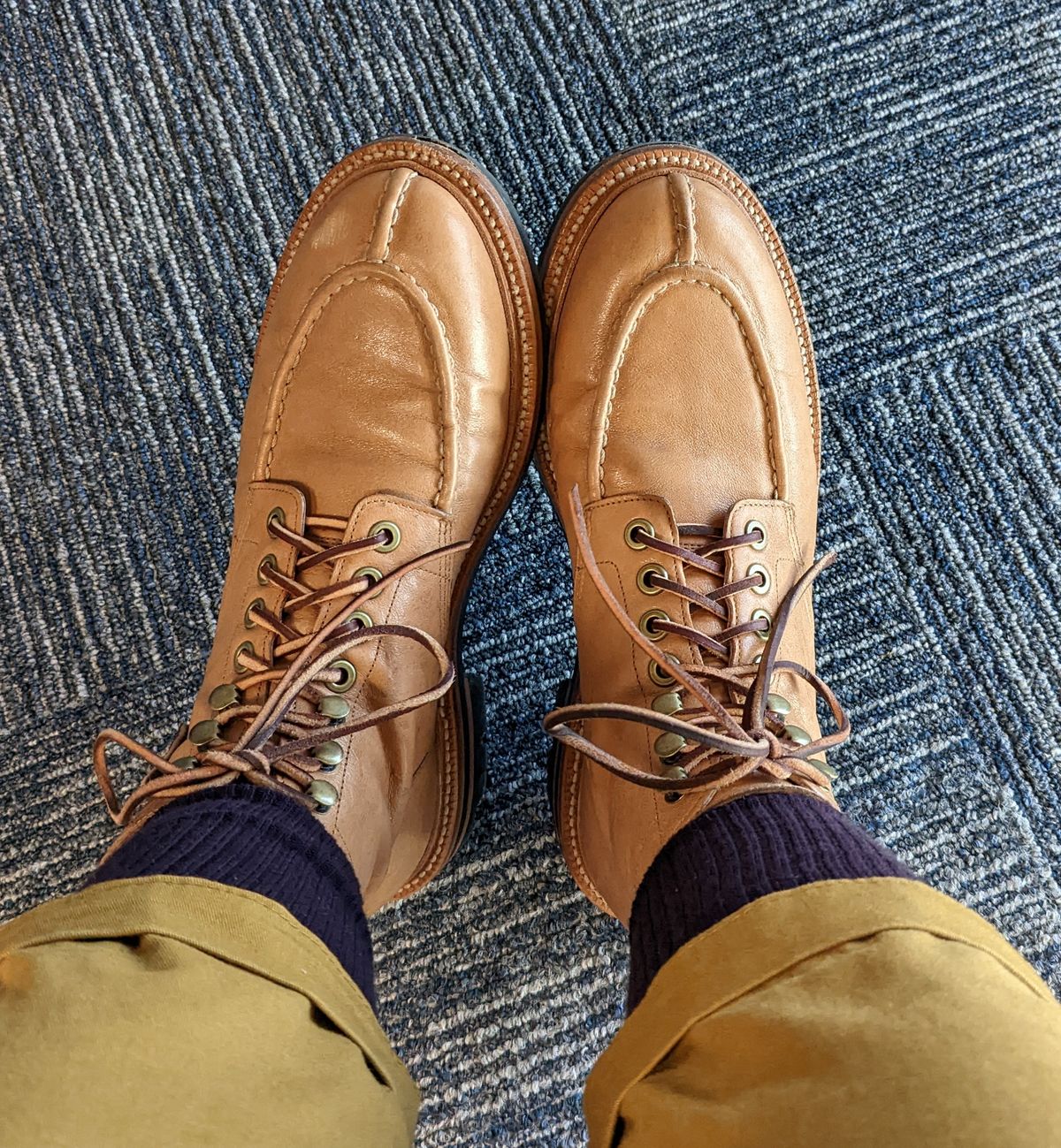 Photo by kat on November 24, 2022 of the Grant Stone Ottawa Boot in Incas Natural Kangaroo.