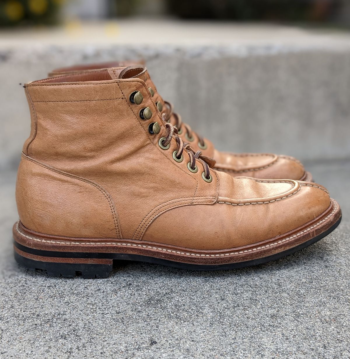 Photo by kat on March 4, 2023 of the Grant Stone Ottawa Boot in Incas Natural Kangaroo.