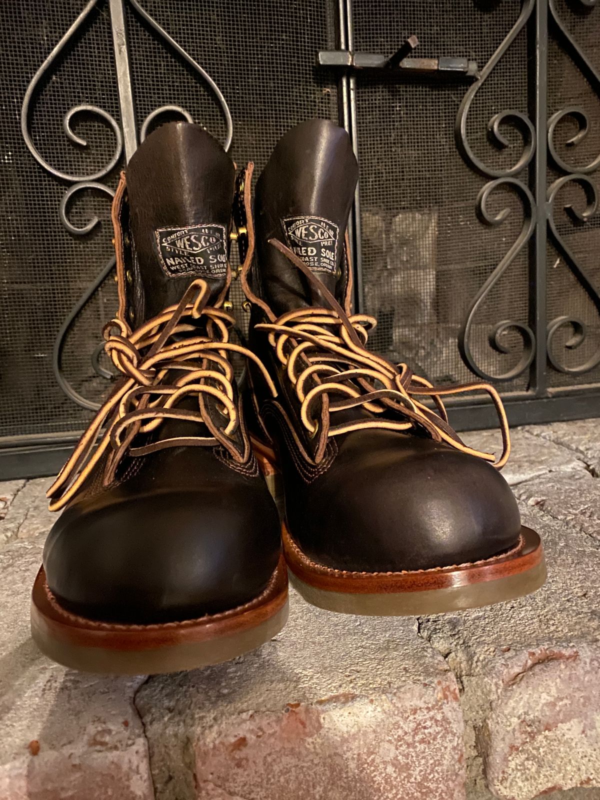 Photo by centralfornia on October 6, 2023 of the Wesco Jobmaster in Horween Black Chromexcel Horsehide.