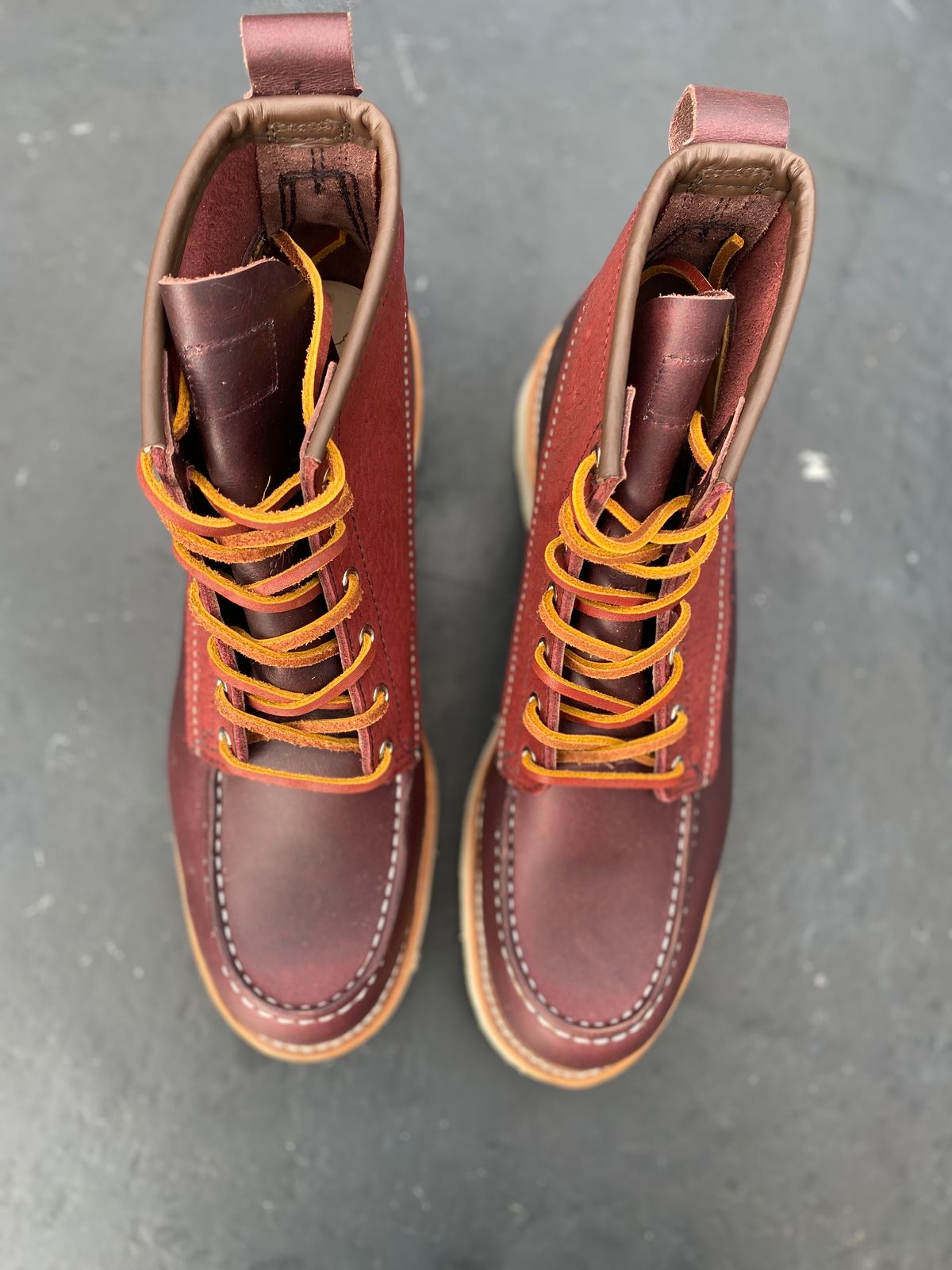 Photo by centralfornia on October 2, 2022 of the Red Wing 6-Inch Classic Moc in Unknown Leather.