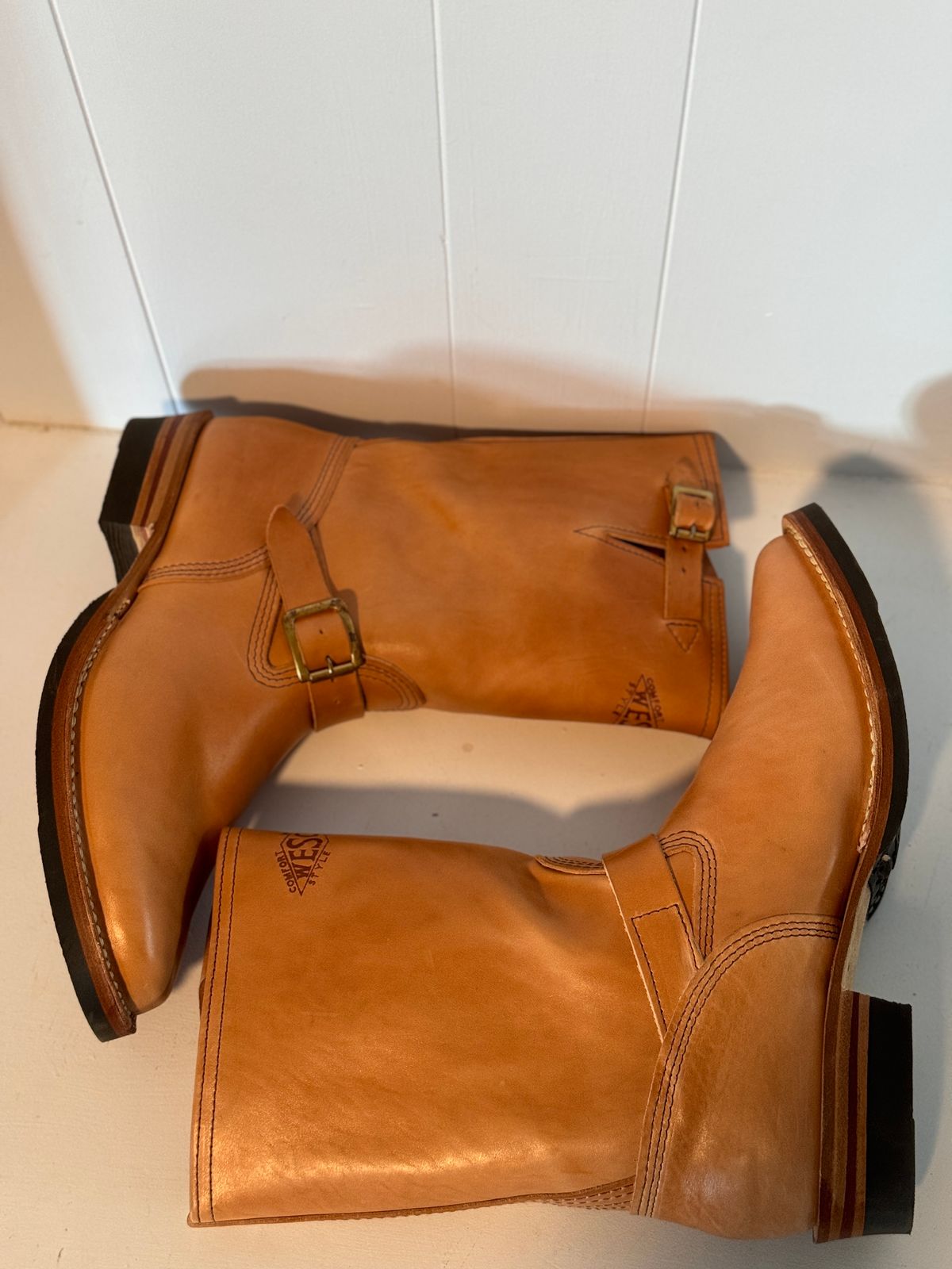 Photo by centralfornia on October 2, 2024 of the Wesco 1939 Engineer Boot in Maryam Natural Horsebutt.