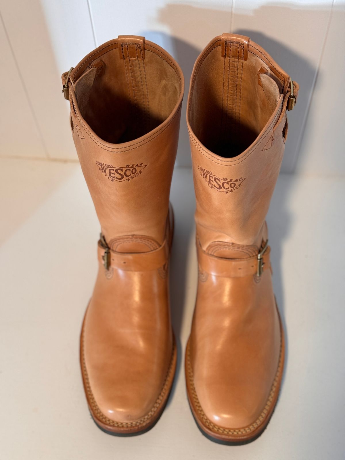 Photo by centralfornia on October 2, 2024 of the Wesco 1939 Engineer Boot in Maryam Natural Horsebutt.
