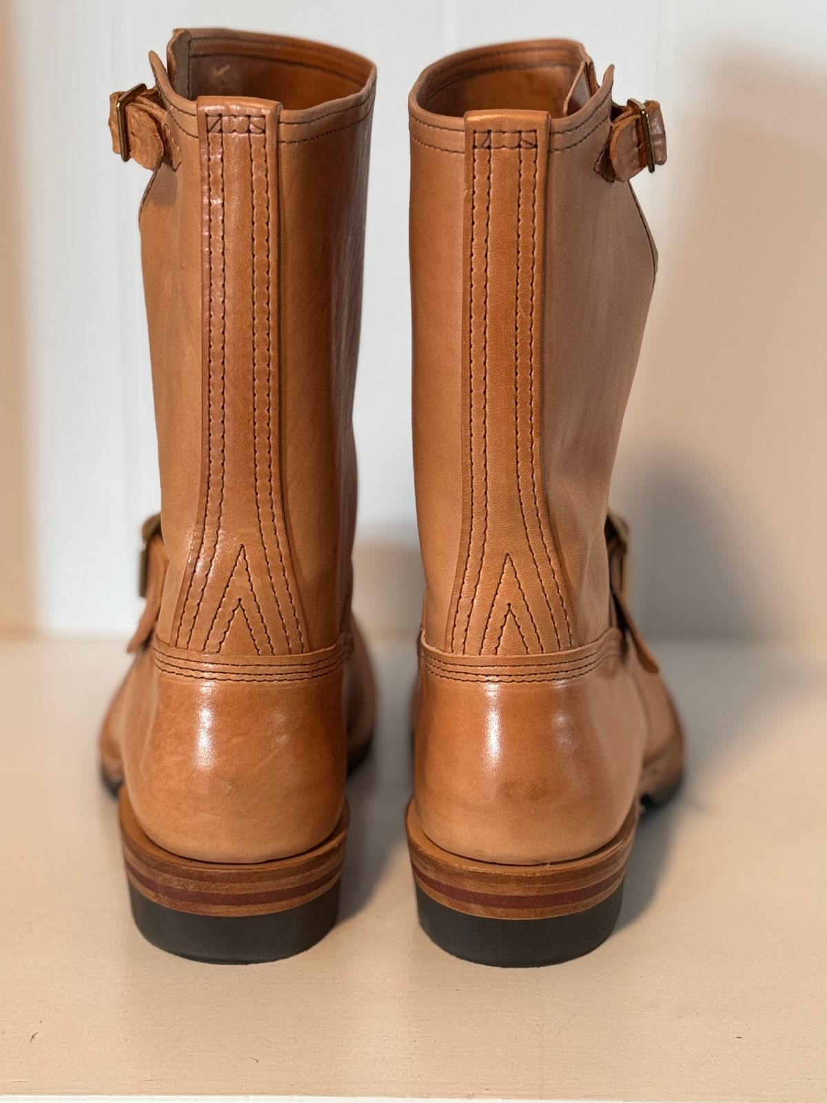 Photo by centralfornia on October 3, 2024 of the Wesco 1939 Engineer Boot in Maryam Natural Horsebutt.