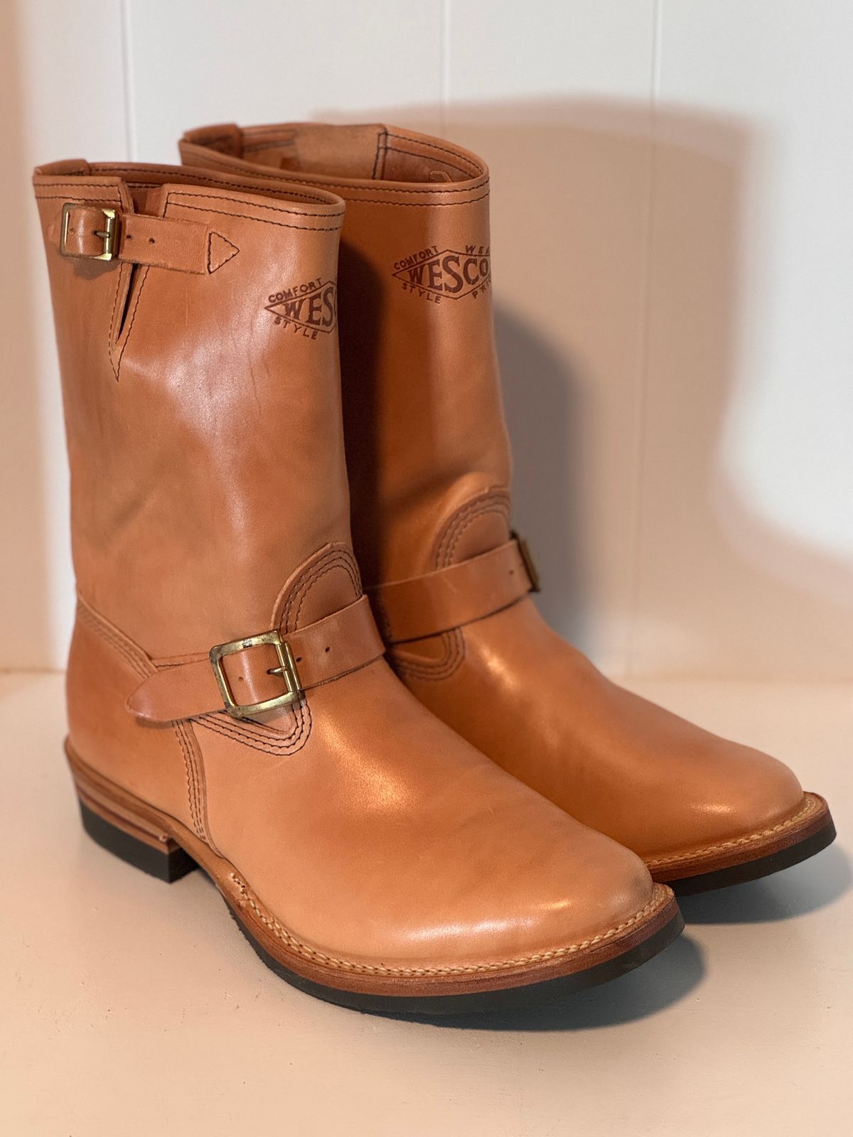 Photo by centralfornia on October 3, 2024 of the Wesco 1939 Engineer Boot in Maryam Natural Horsebutt.