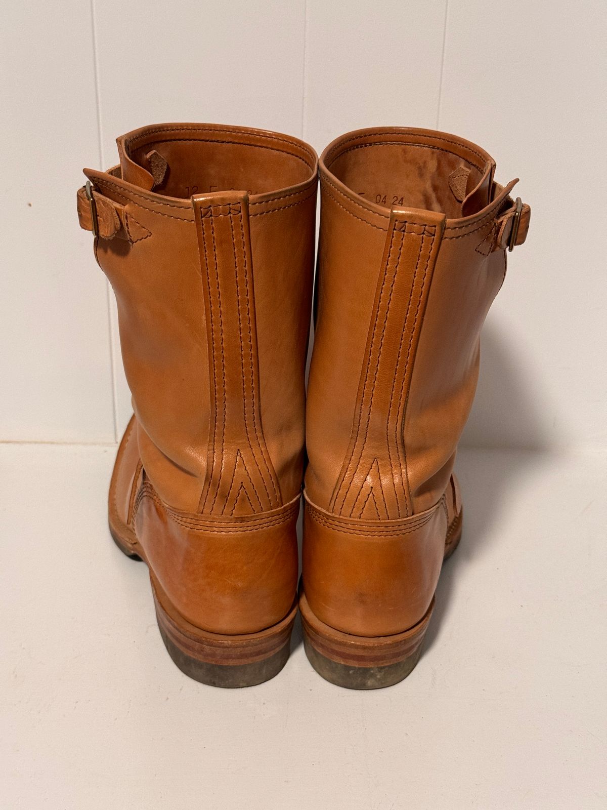 Photo by centralfornia on November 6, 2024 of the Wesco 1939 Engineer Boot in Maryam Natural Horsebutt.