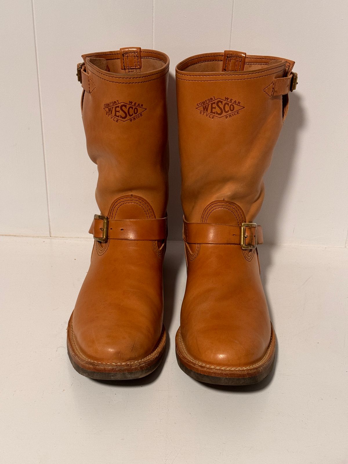 Photo by centralfornia on November 6, 2024 of the Wesco 1939 Engineer Boot in Maryam Natural Horsebutt.