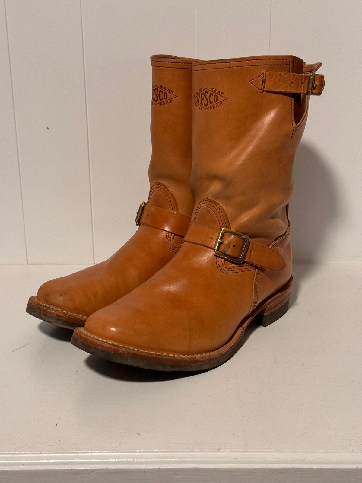 Photo by centralfornia on November 6, 2024 of the Wesco 1939 Engineer Boot in Maryam Natural Horsebutt.