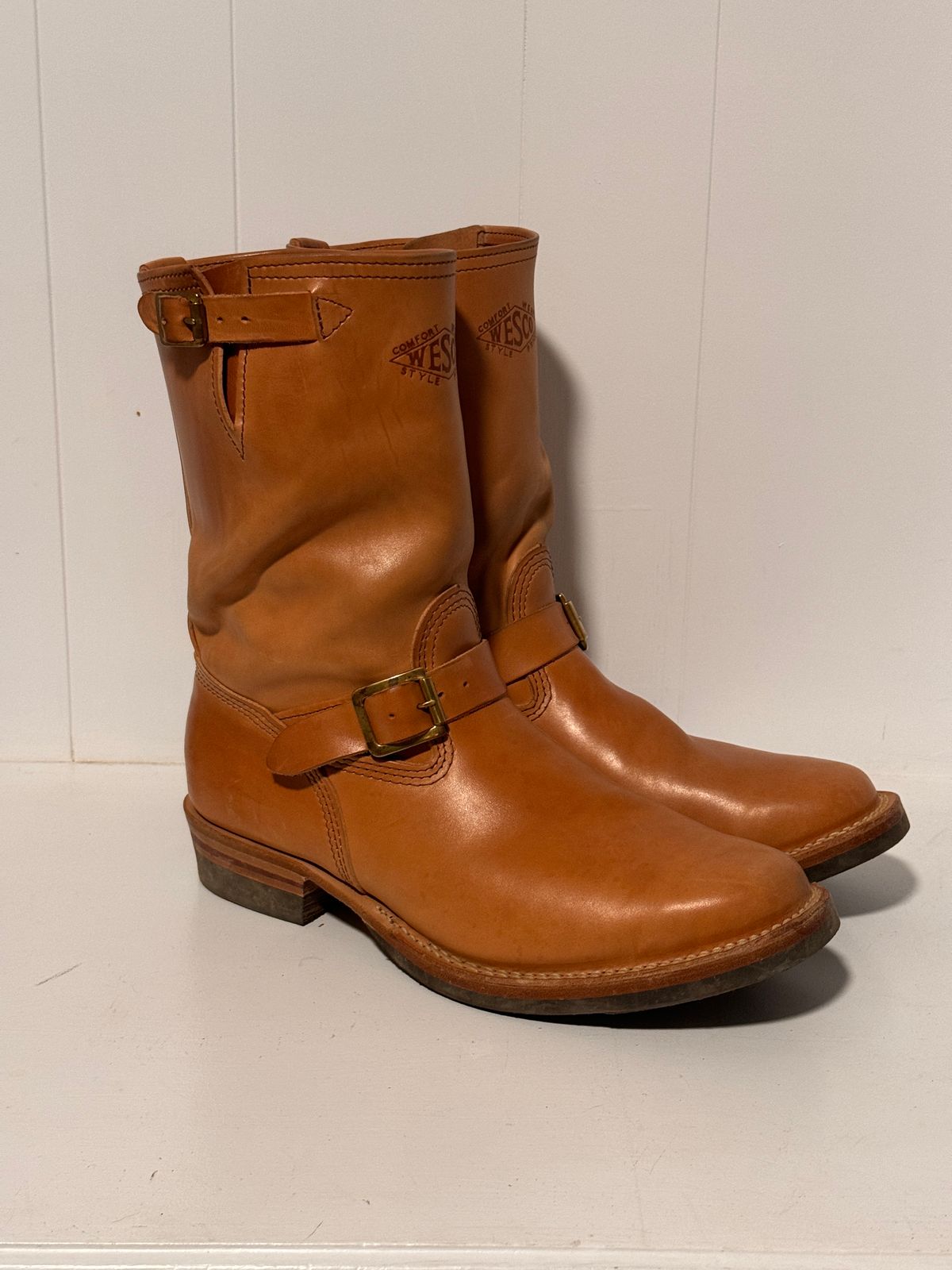 Photo by centralfornia on November 6, 2024 of the Wesco 1939 Engineer Boot in Maryam Natural Horsebutt.