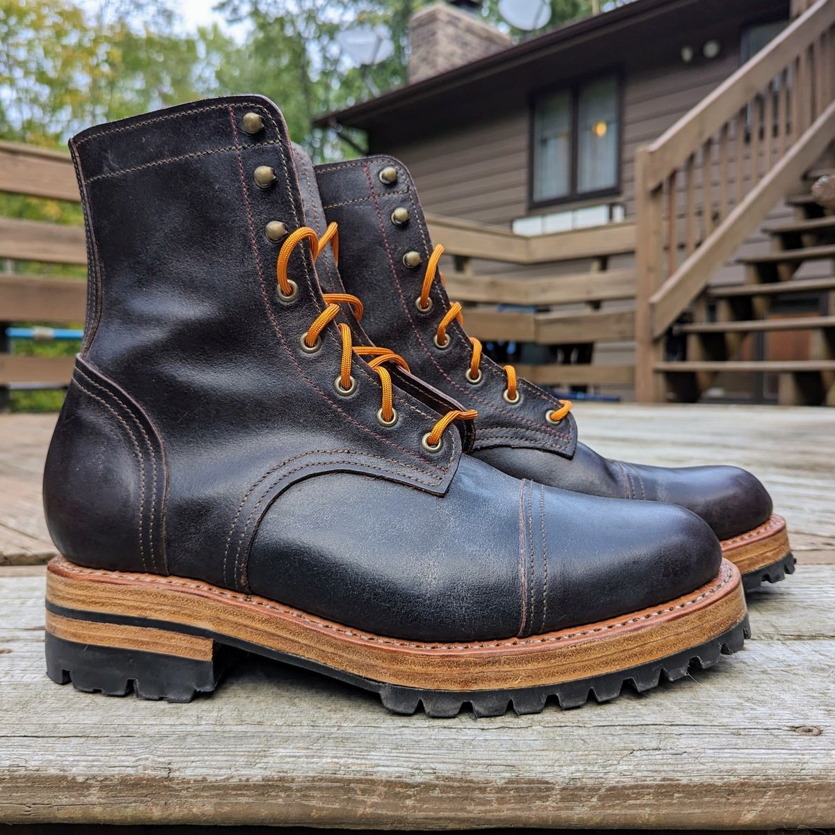 Photo by workwearfit on October 1, 2023 of the Sutorial Buckham in Horween Brown Waxed Flesh.