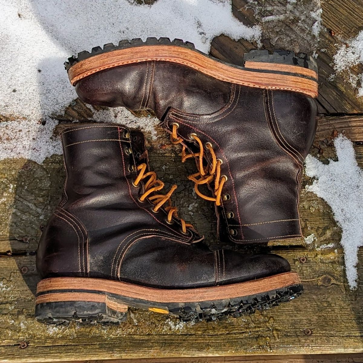 Photo by workwearfit on November 1, 2023 of the Sutorial Buckham in Horween Brown Waxed Flesh.