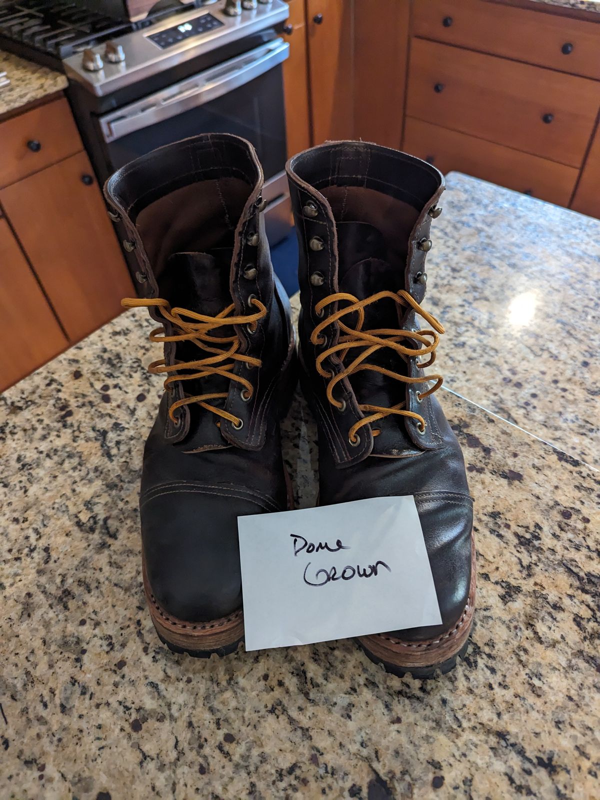 Photo by workwearfit on November 1, 2023 of the Sutorial Buckham in Horween Brown Waxed Flesh.