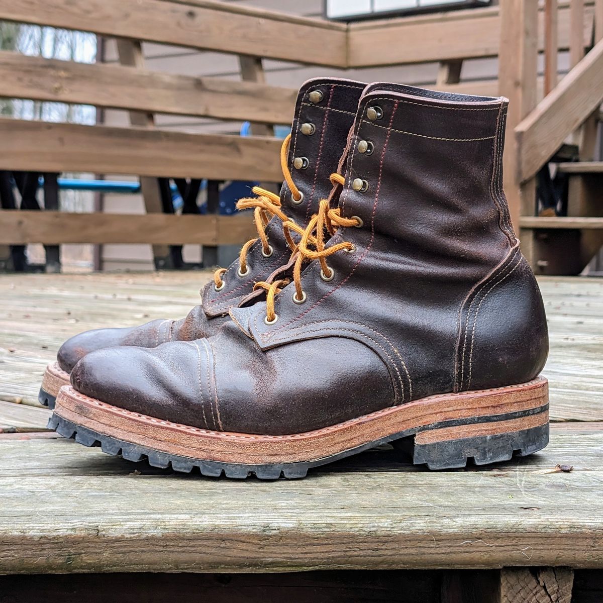 Photo by workwearfit on December 4, 2023 of the Sutorial Buckham in Horween Brown Waxed Flesh.