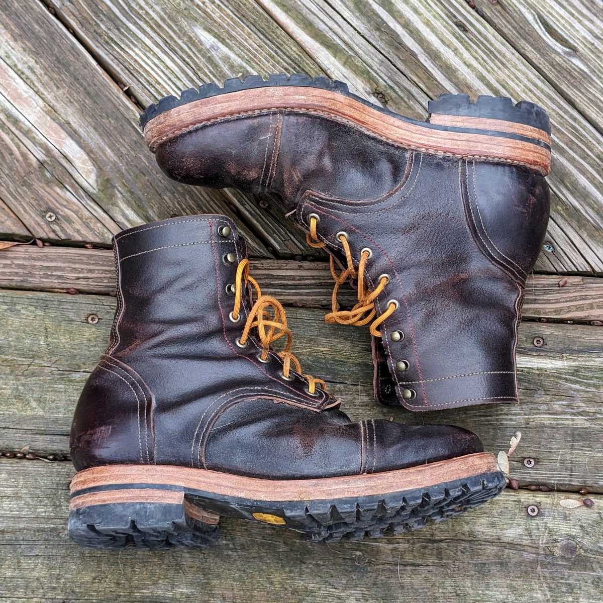 Photo by workwearfit on December 4, 2023 of the Sutorial Buckham in Horween Brown Waxed Flesh.