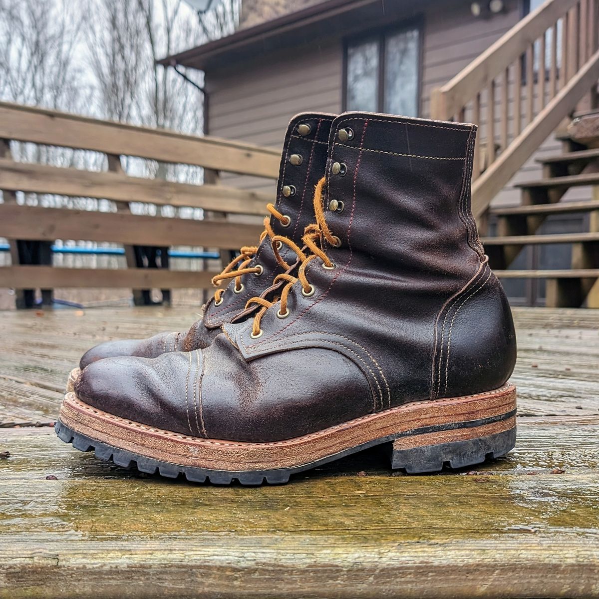 Photo by workwearfit on January 3, 2024 of the Sutorial Buckham in Horween Brown Waxed Flesh.