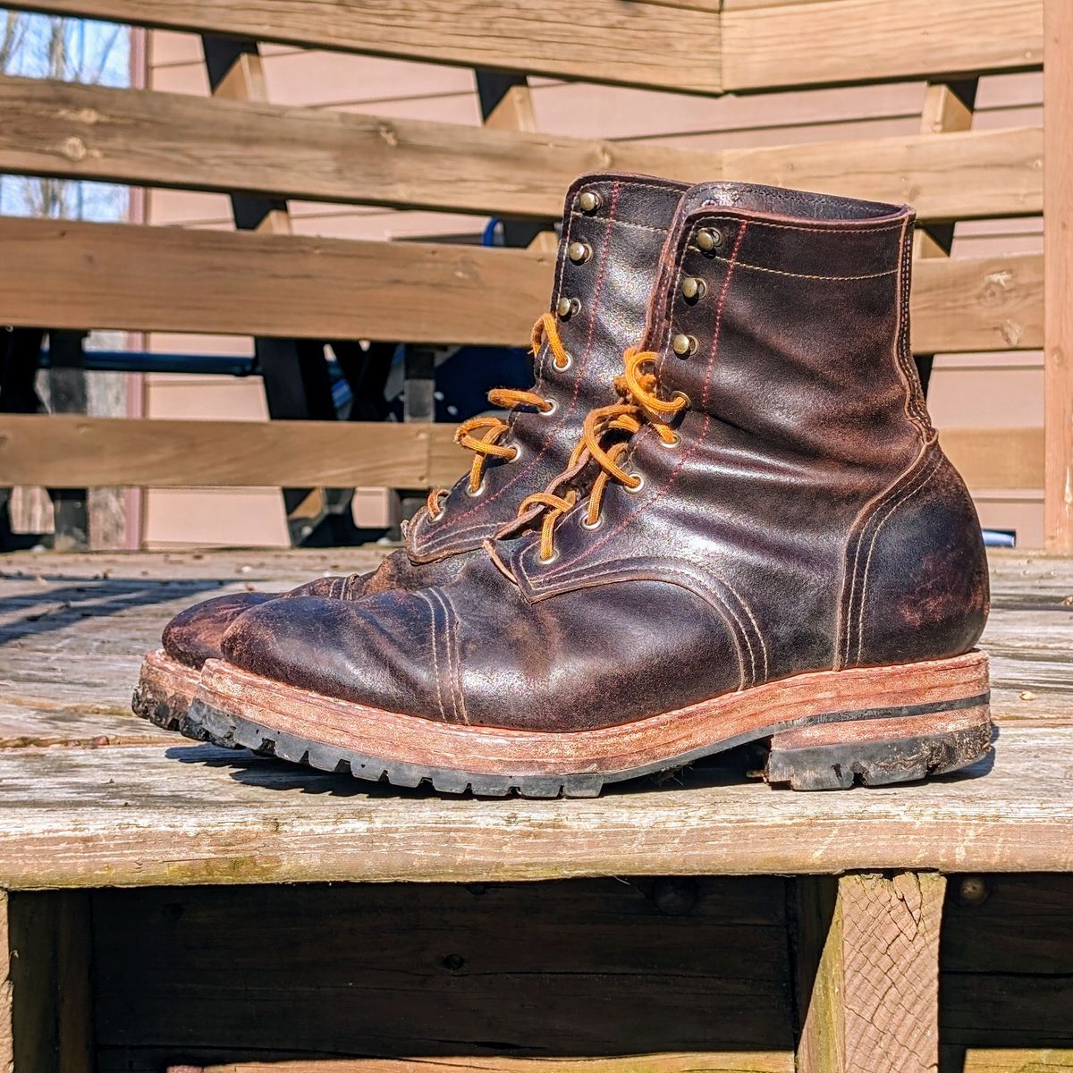 Photo by theworkwearkit on March 2, 2024 of the Sutorial Buckham in Horween Brown Waxed Flesh.