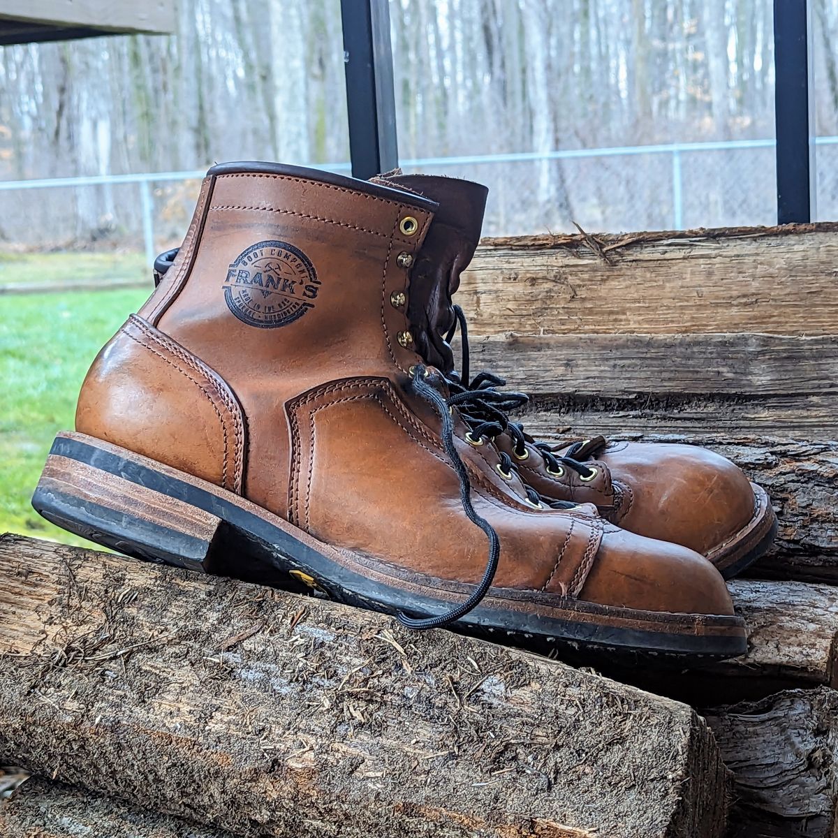 Photo by theworkwearkit on January 20, 2023 of the Frank's Boots Lace-To-Toe in Horween Russet Horsehide Strips.