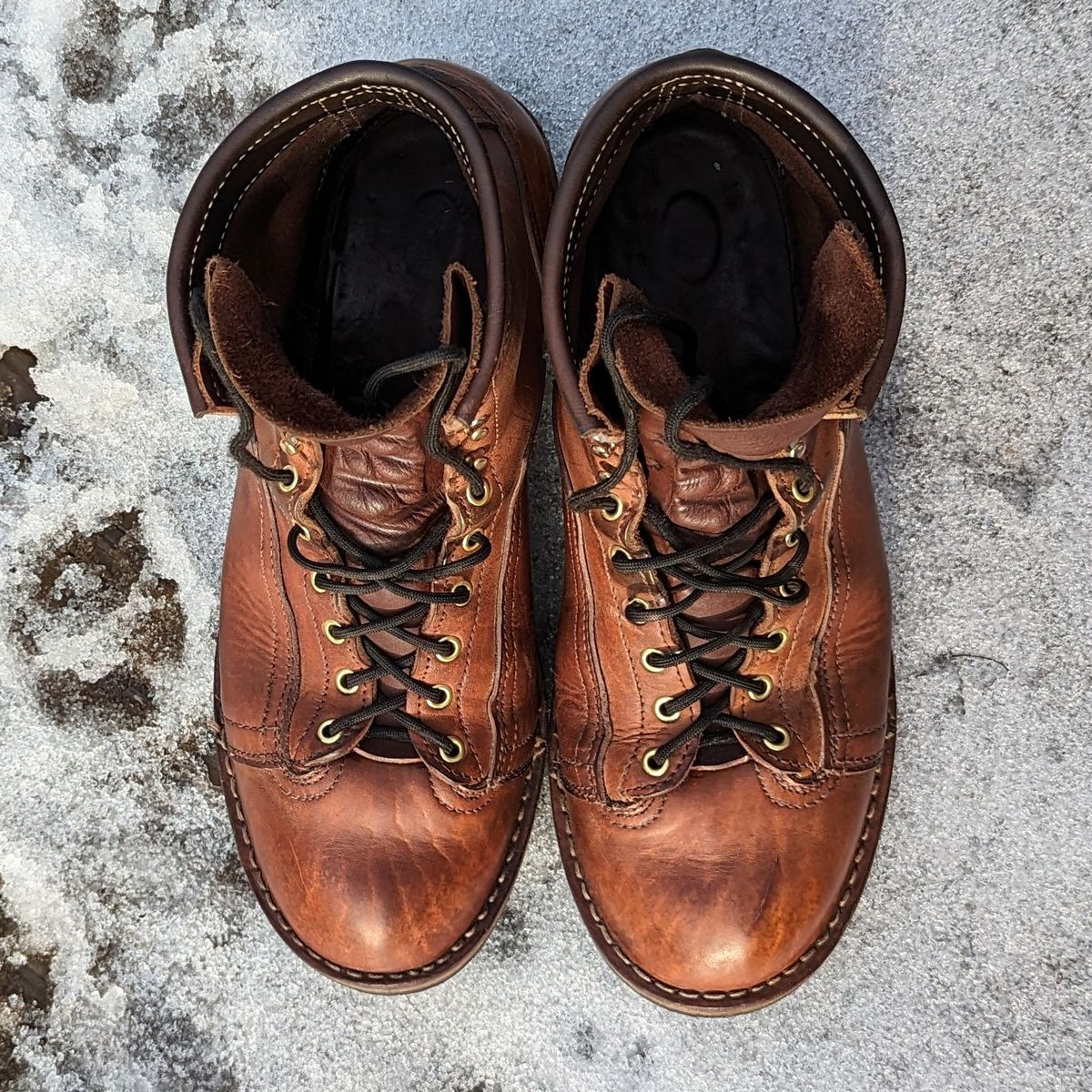 Photo by theworkwearkit on March 1, 2023 of the Frank's Boots Lace-To-Toe in Horween Russet Horsehide Strips.