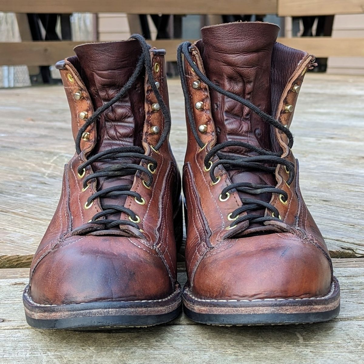 Photo by theworkwearkit on April 3, 2023 of the Frank's Boots Lace-To-Toe in Horween Russet Horsehide Strips.