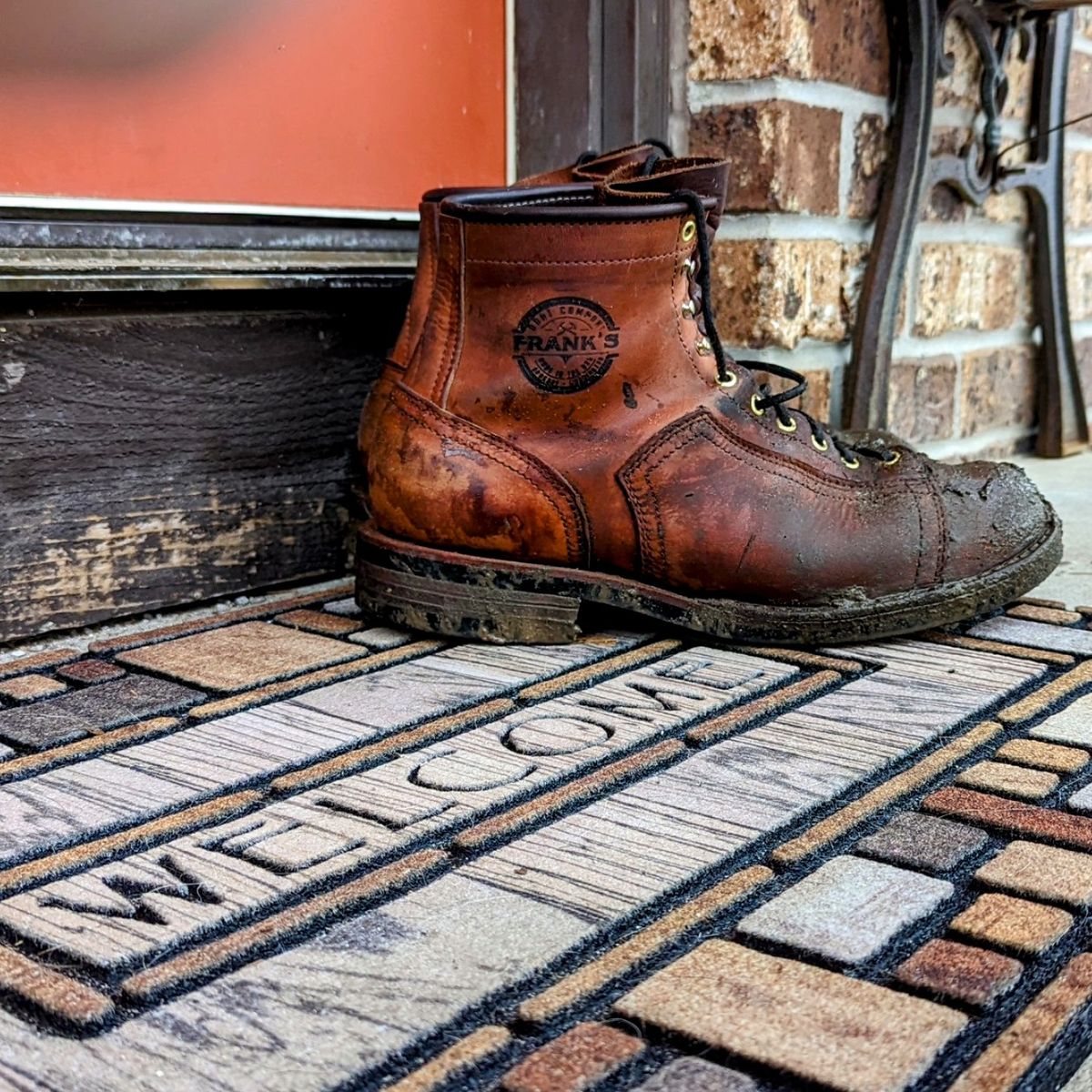 Photo by theworkwearkit on April 3, 2023 of the Frank's Boots Lace-To-Toe in Horween Russet Horsehide Strips.