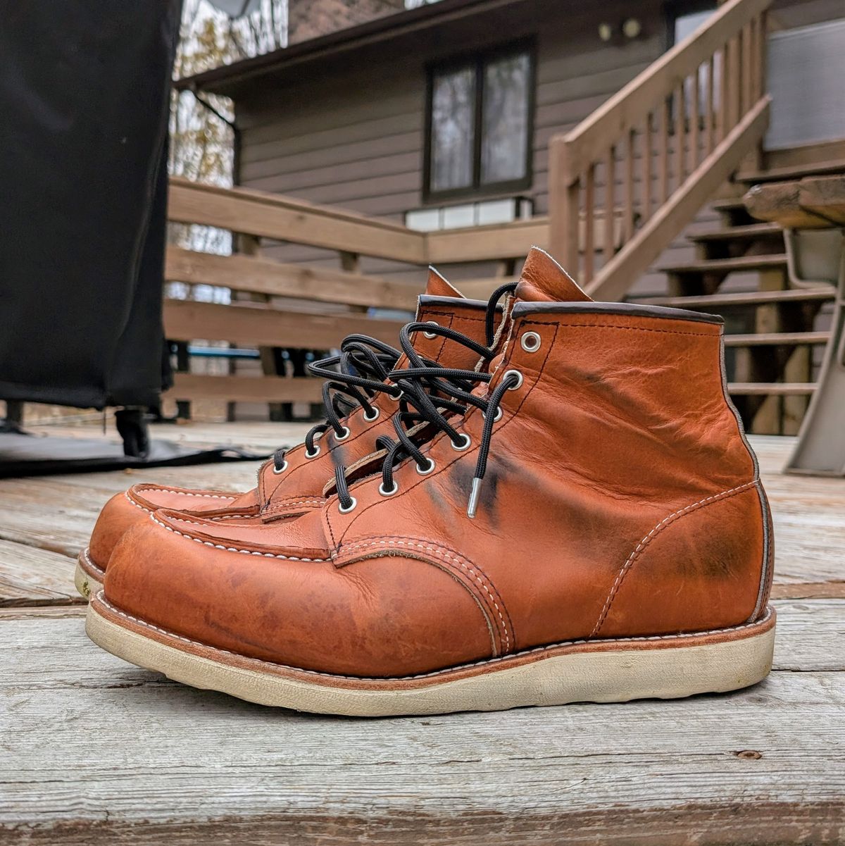 Photo by theworkwearkit on November 3, 2024 of the Red Wing 875 in Red Wing / Brown.