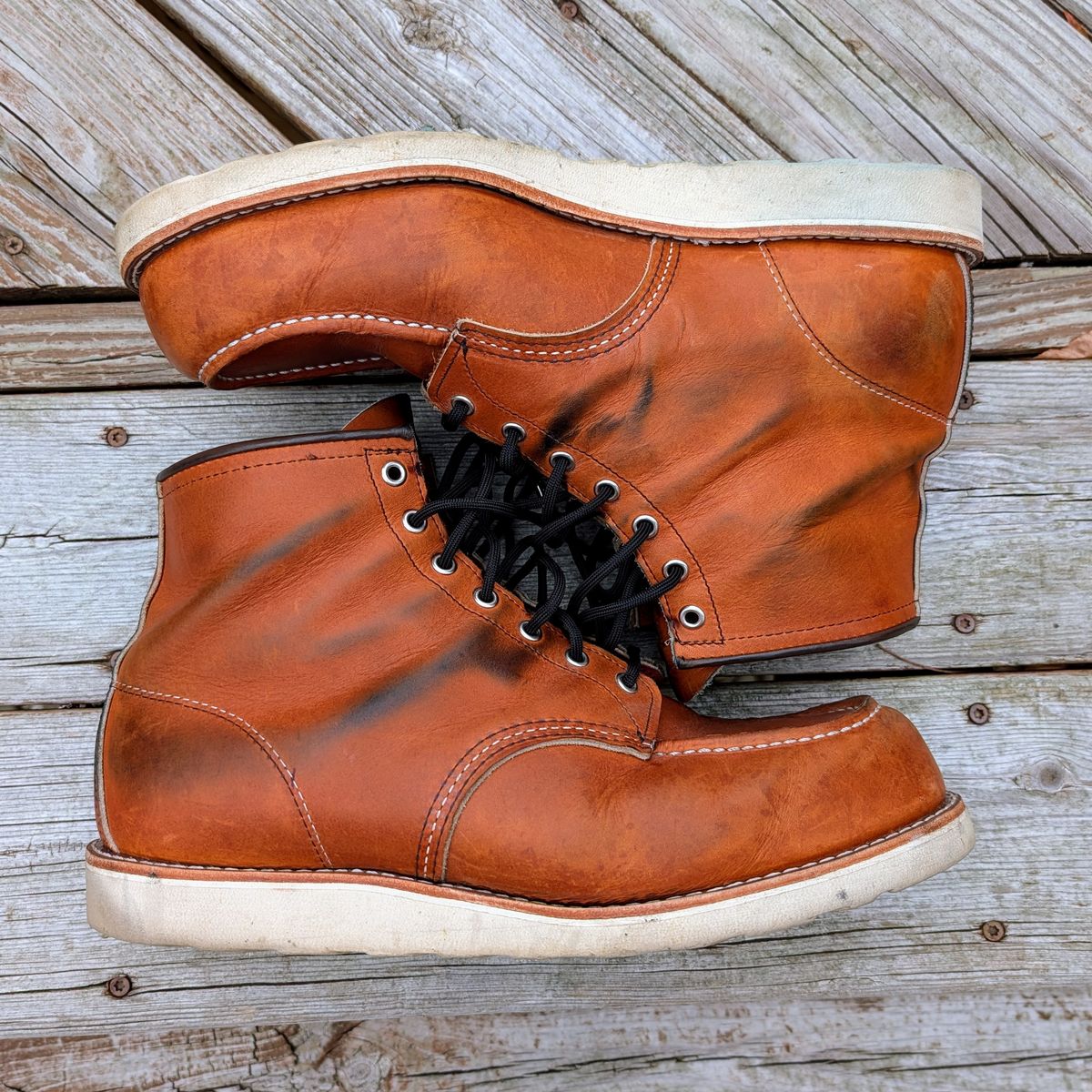Photo by workwearfit on November 3, 2024 of the Red Wing 875 in Red Wing / Brown.