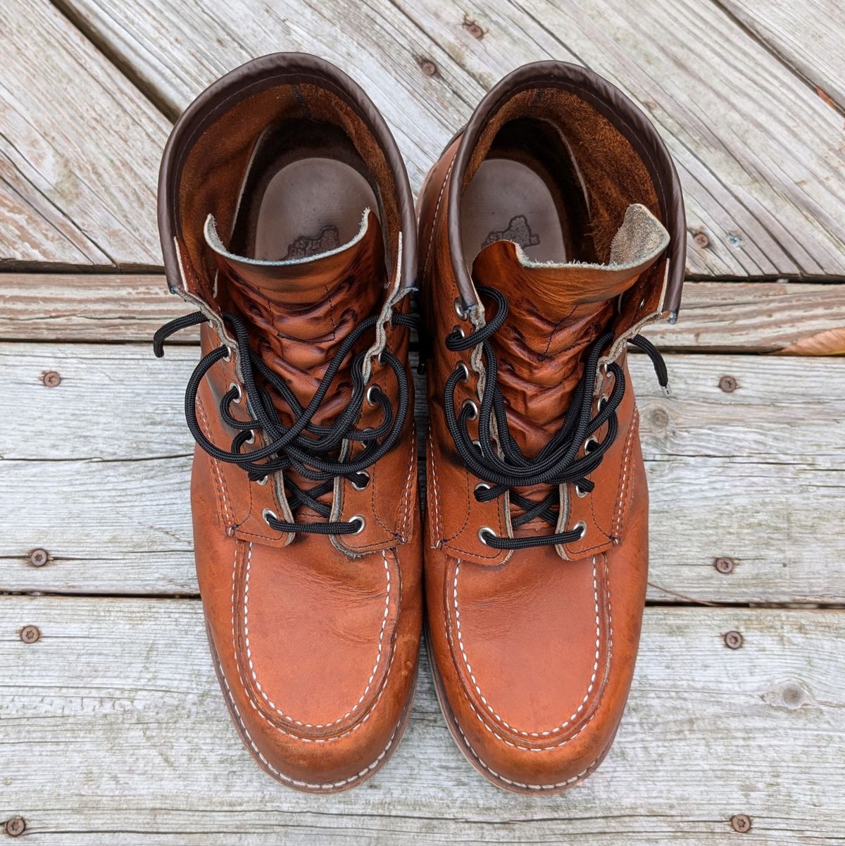 Photo by theworkwearkit on November 3, 2024 of the Red Wing 875 in Red Wing / Brown.