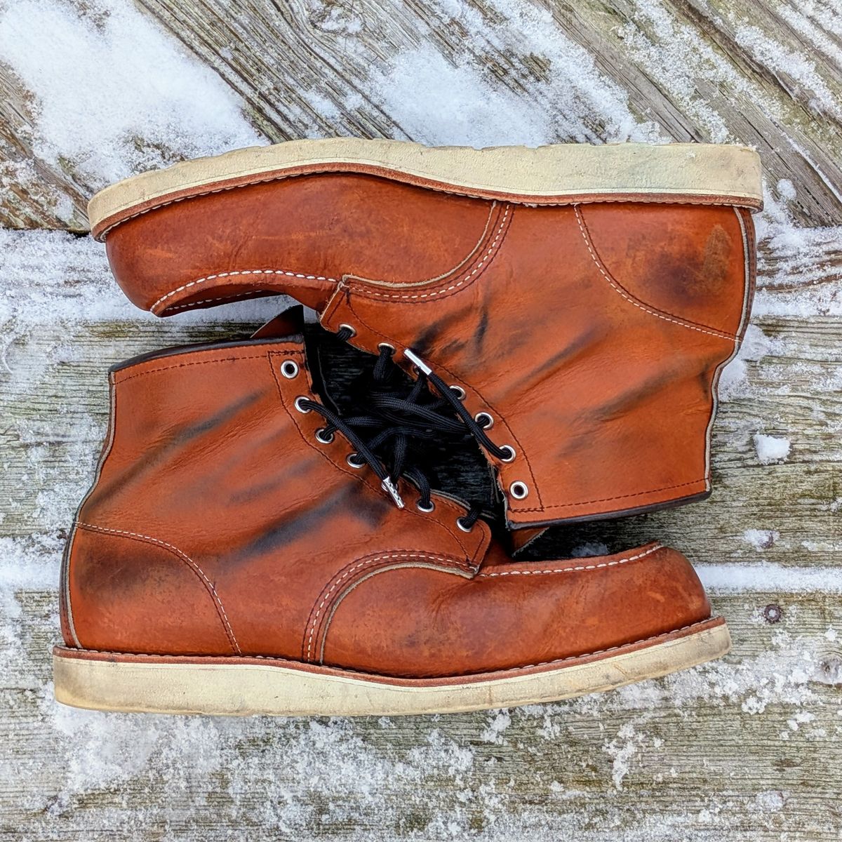 Photo by theworkwearkit on December 3, 2024 of the Red Wing 875 in Red Wing / Brown.