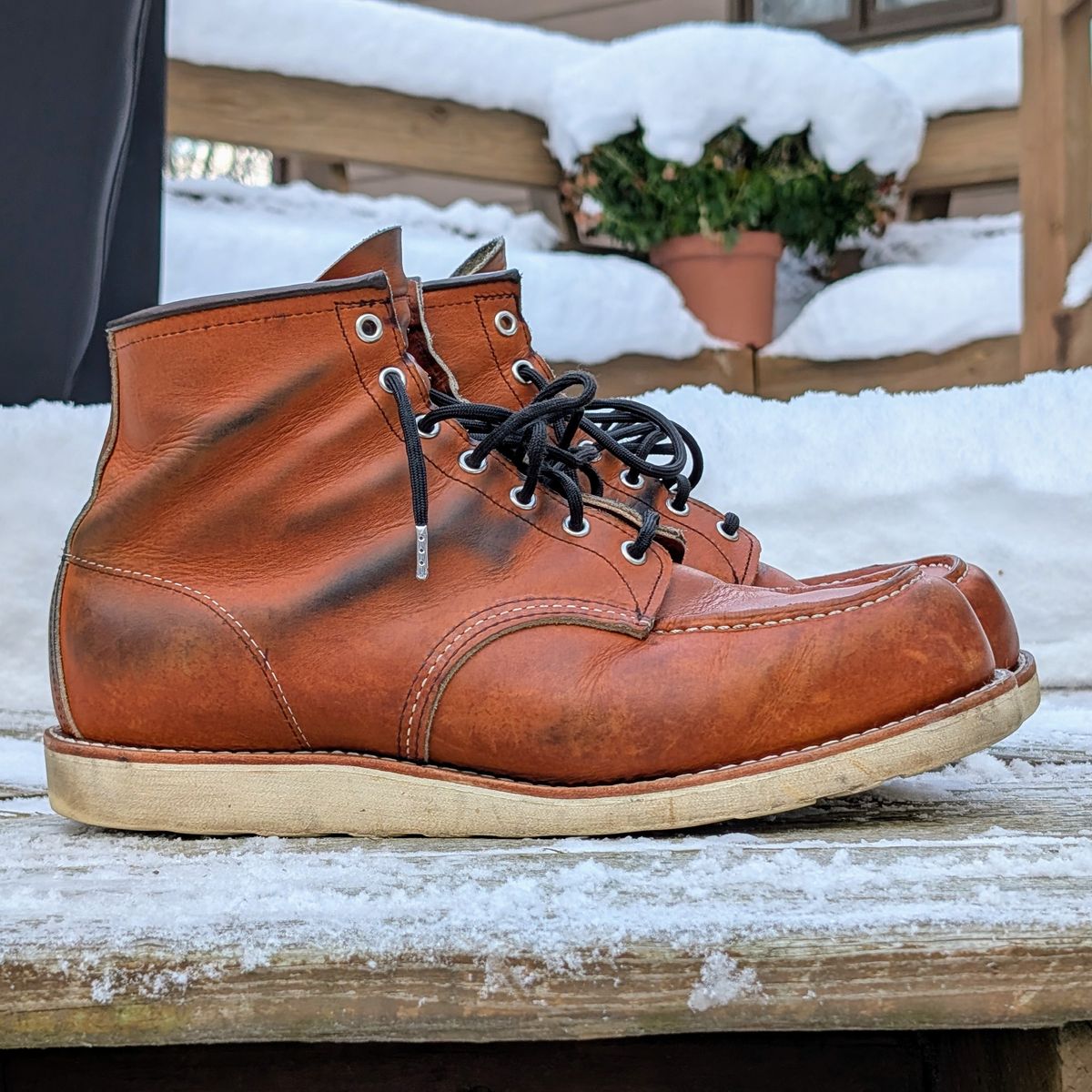 Photo by theworkwearkit on December 3, 2024 of the Red Wing 875 in Red Wing / Brown.