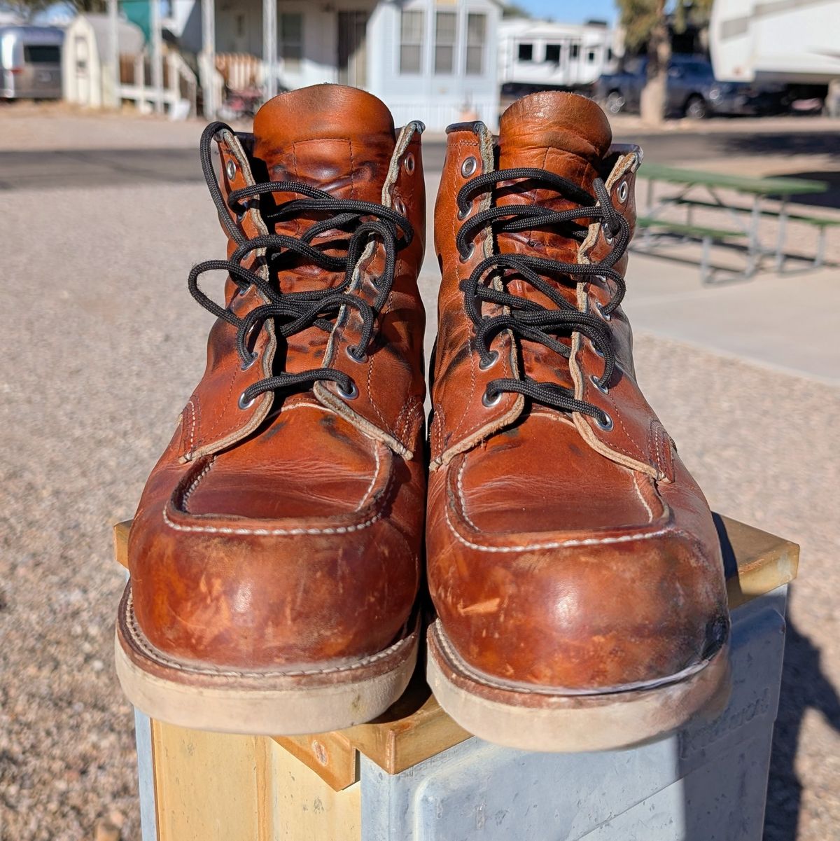 Photo by theworkwearkit on January 5, 2025 of the Red Wing 875 in Red Wing / Brown.